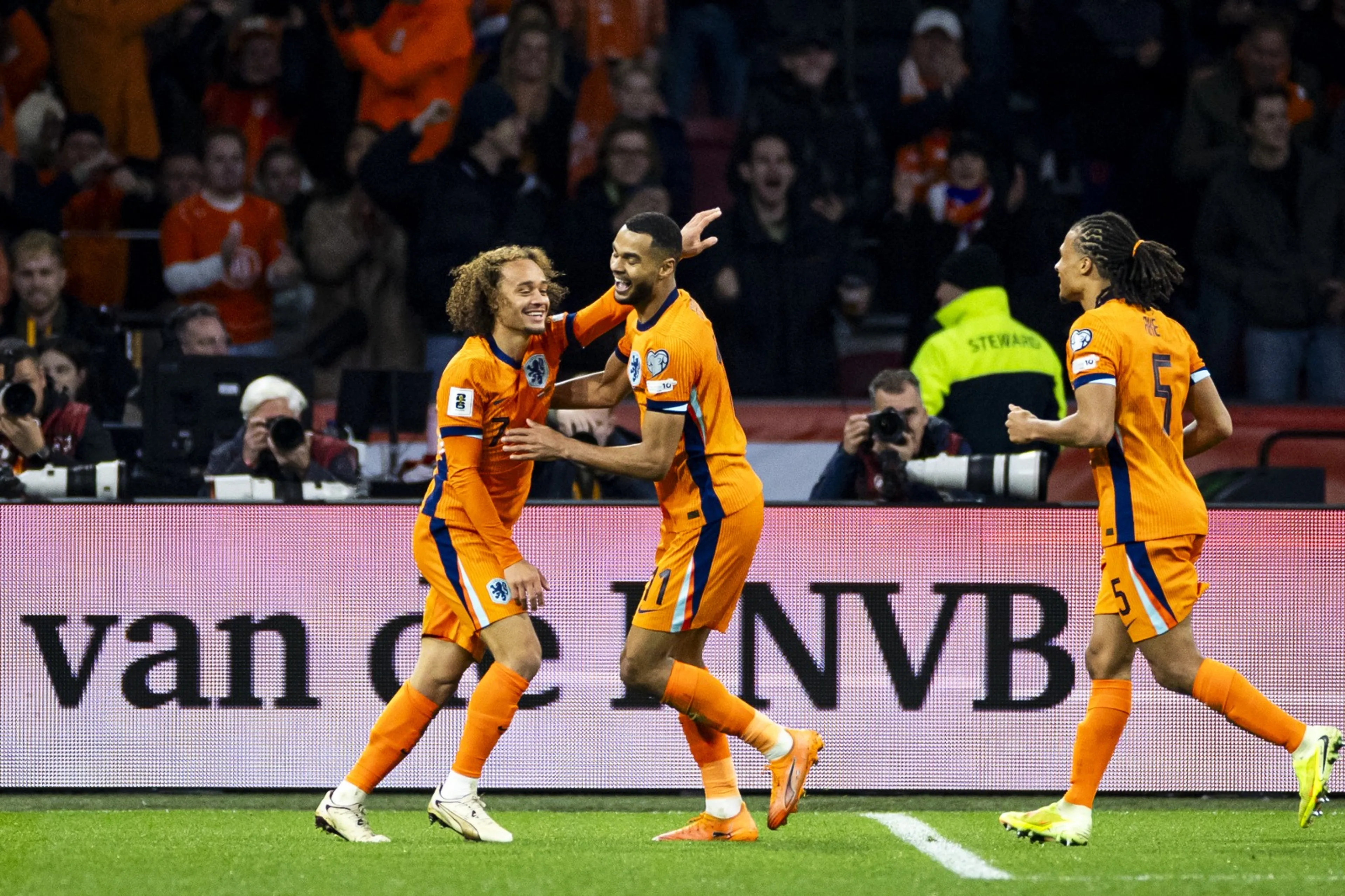 Oranje wint met overtuiging van Litouwen en plaatst zich voor WK
