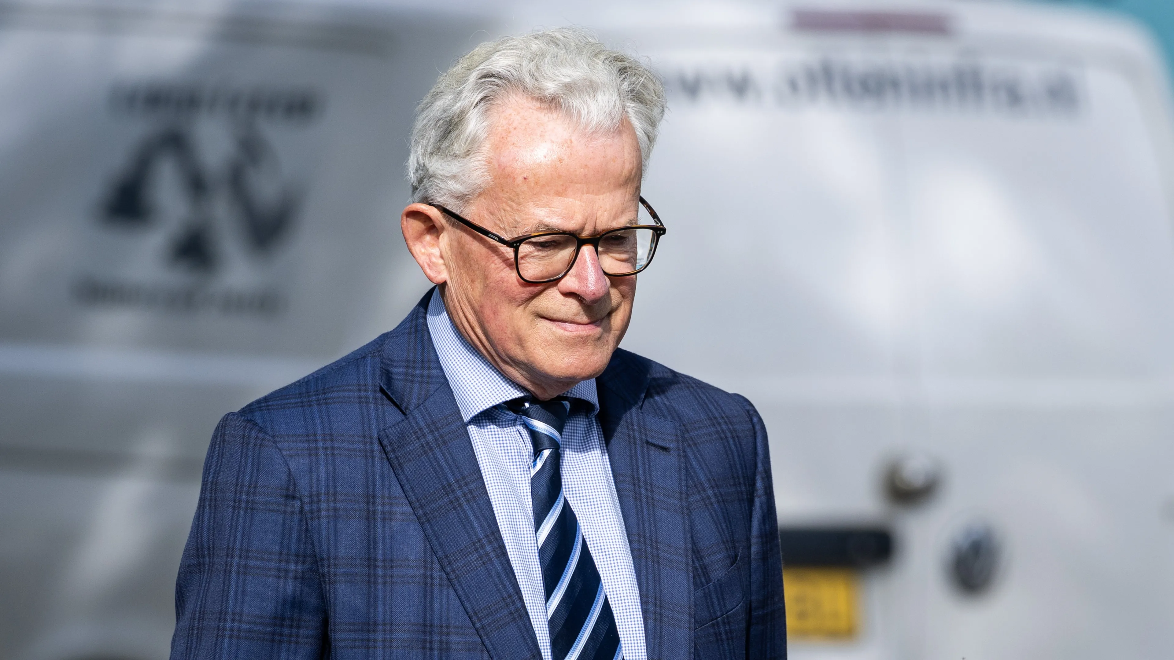 Oud-burgemeester Groningen moet boete betalen in masturbatiezaak