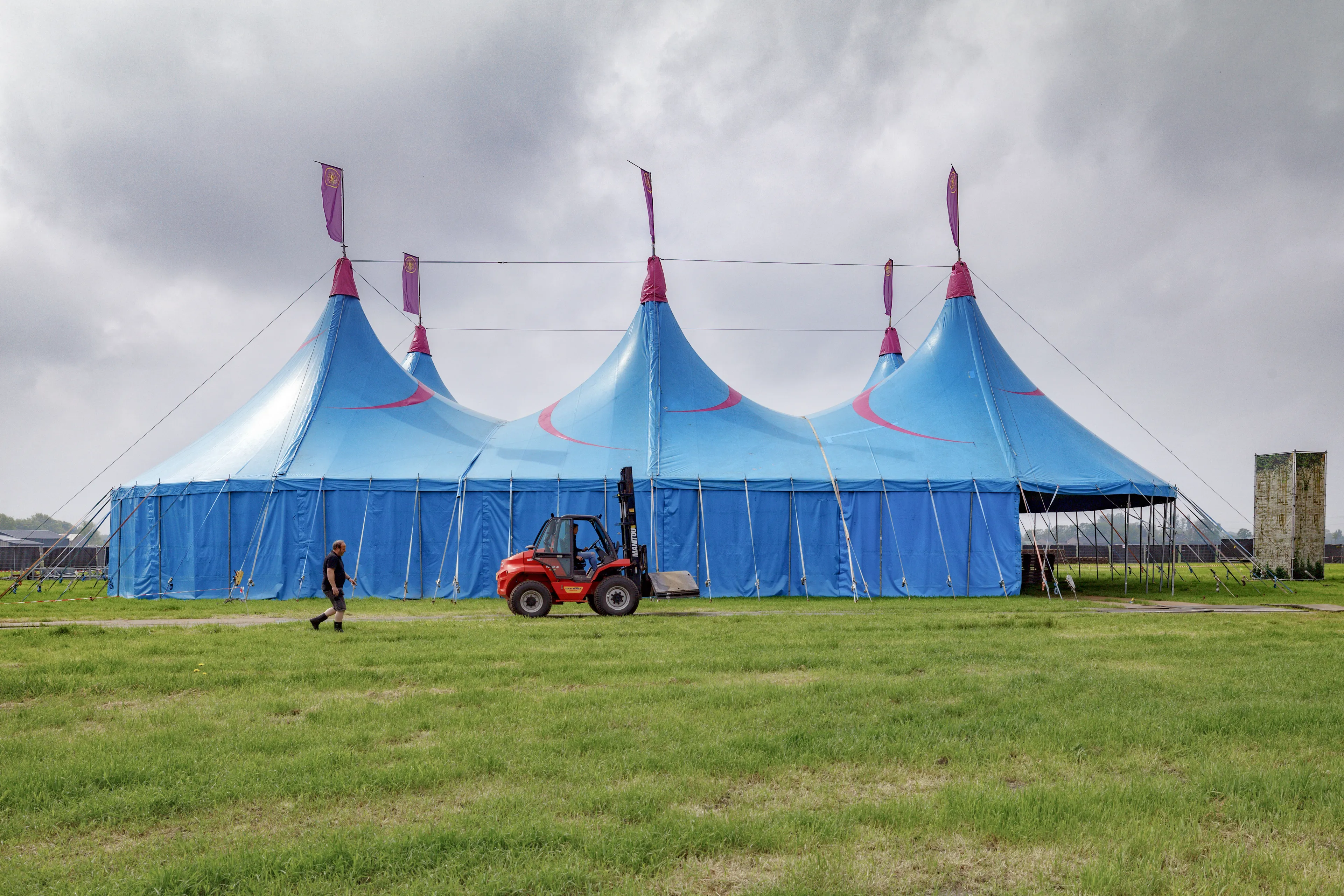 Friese dorpsfeesten veel te druk: hoe moet dat in de toekomst?