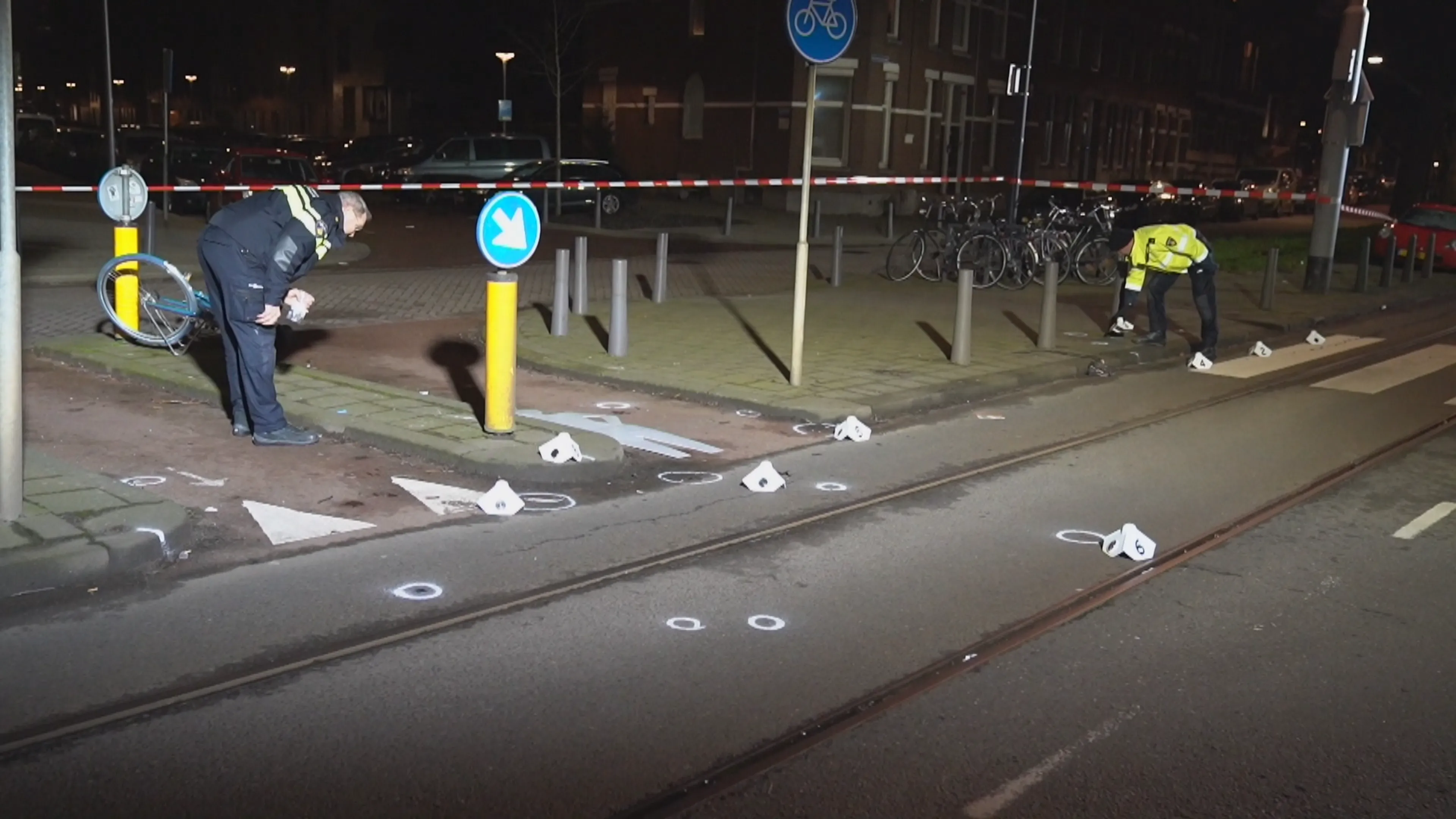 Automobilist rijdt door na heftig ongeluk met fietser in Rotterdam