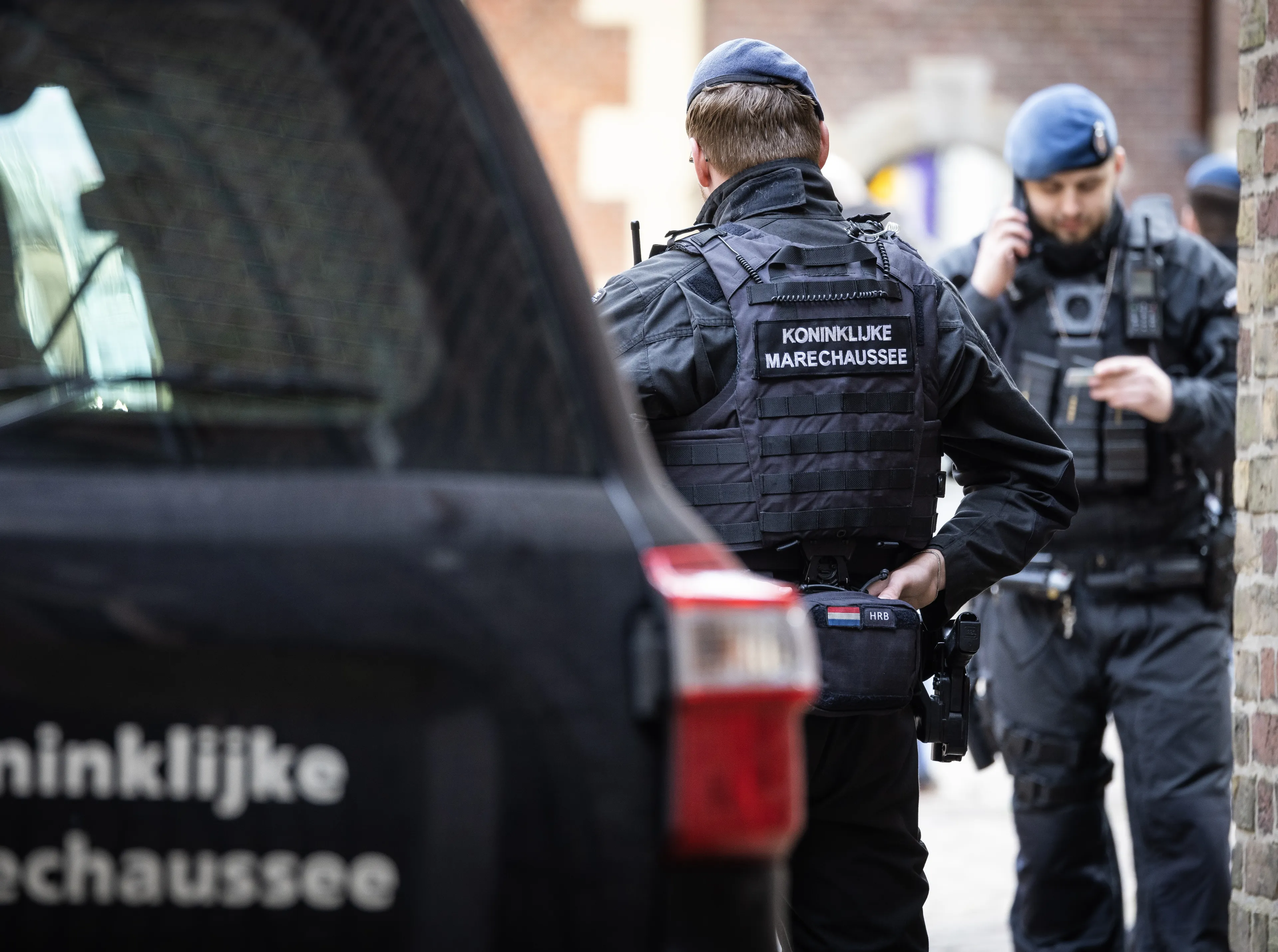 Reservist aangehouden na vondst grote hoeveelheid wapens en munitie