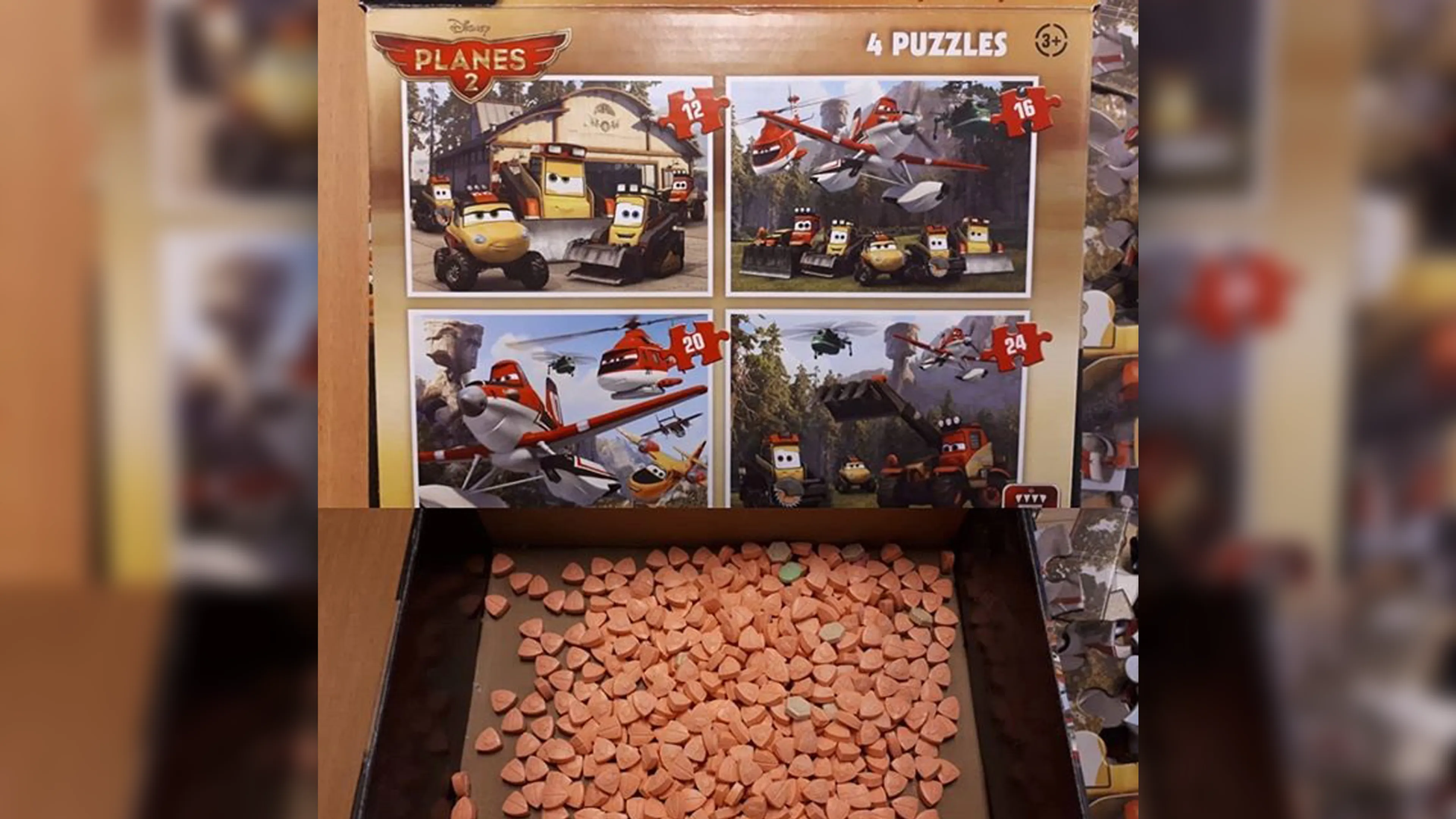 Vrouw ontdekt 530 xtc-pillen in puzzeldoos voor haar kleinkinderen