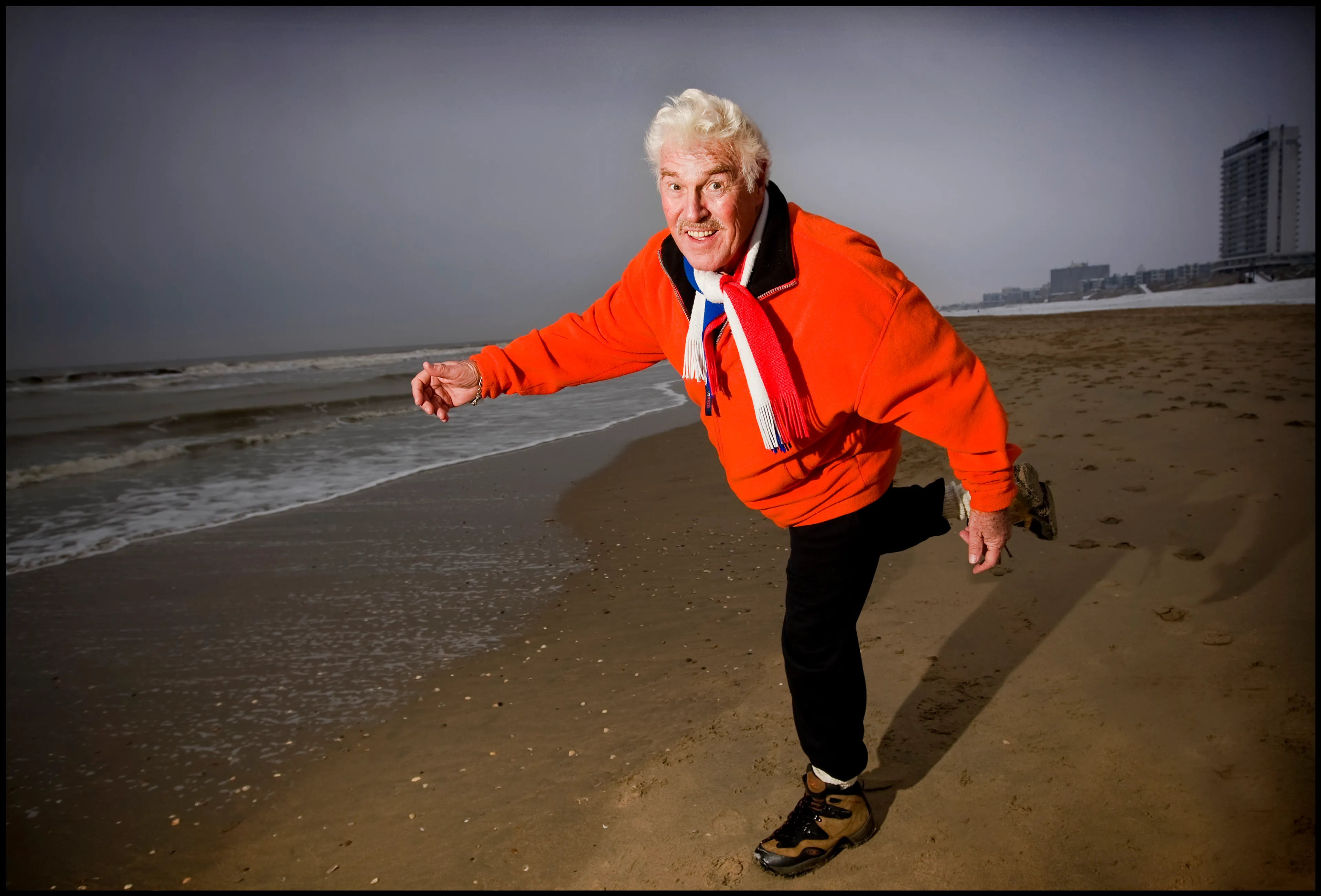 Juist nu overlijdt bedenker nieuwjaarsduik: 'Hoe symbolisch: als Ok er niet meer is, ook geen duik'