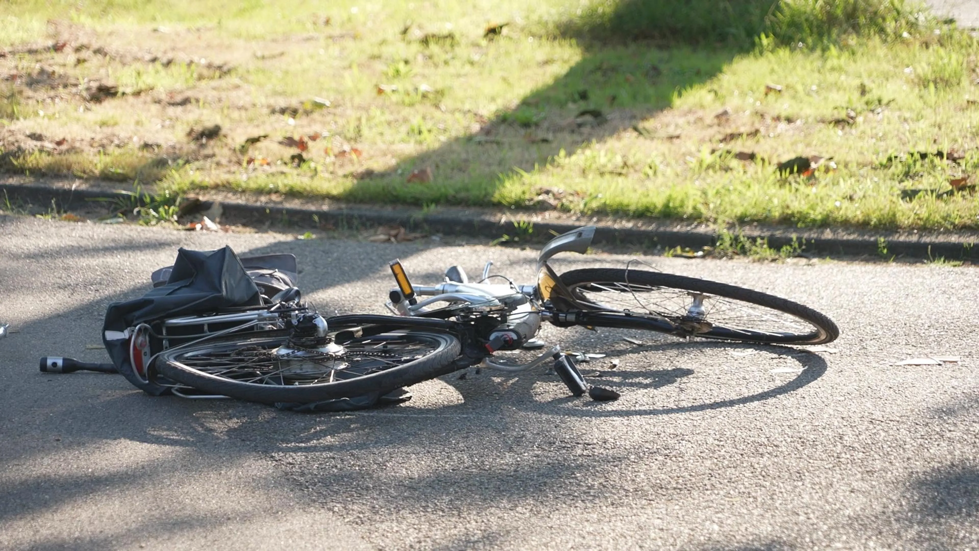 Fietser overlijdt door aanrijding met auto in Koningsbosch
