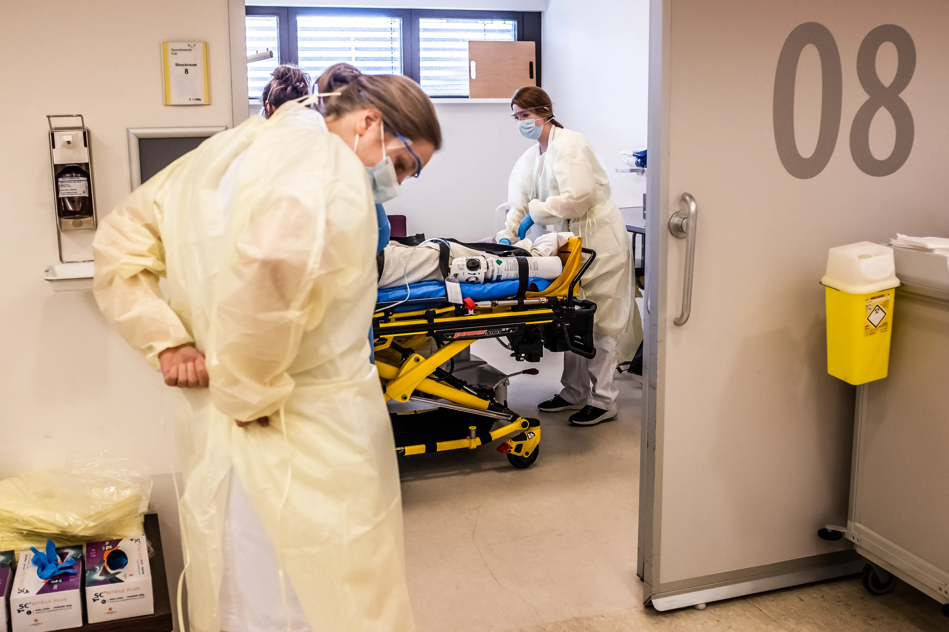 LIVEBLOG | Aantal nieuwe coronabesmettingen daalt, ook minder druk op ic