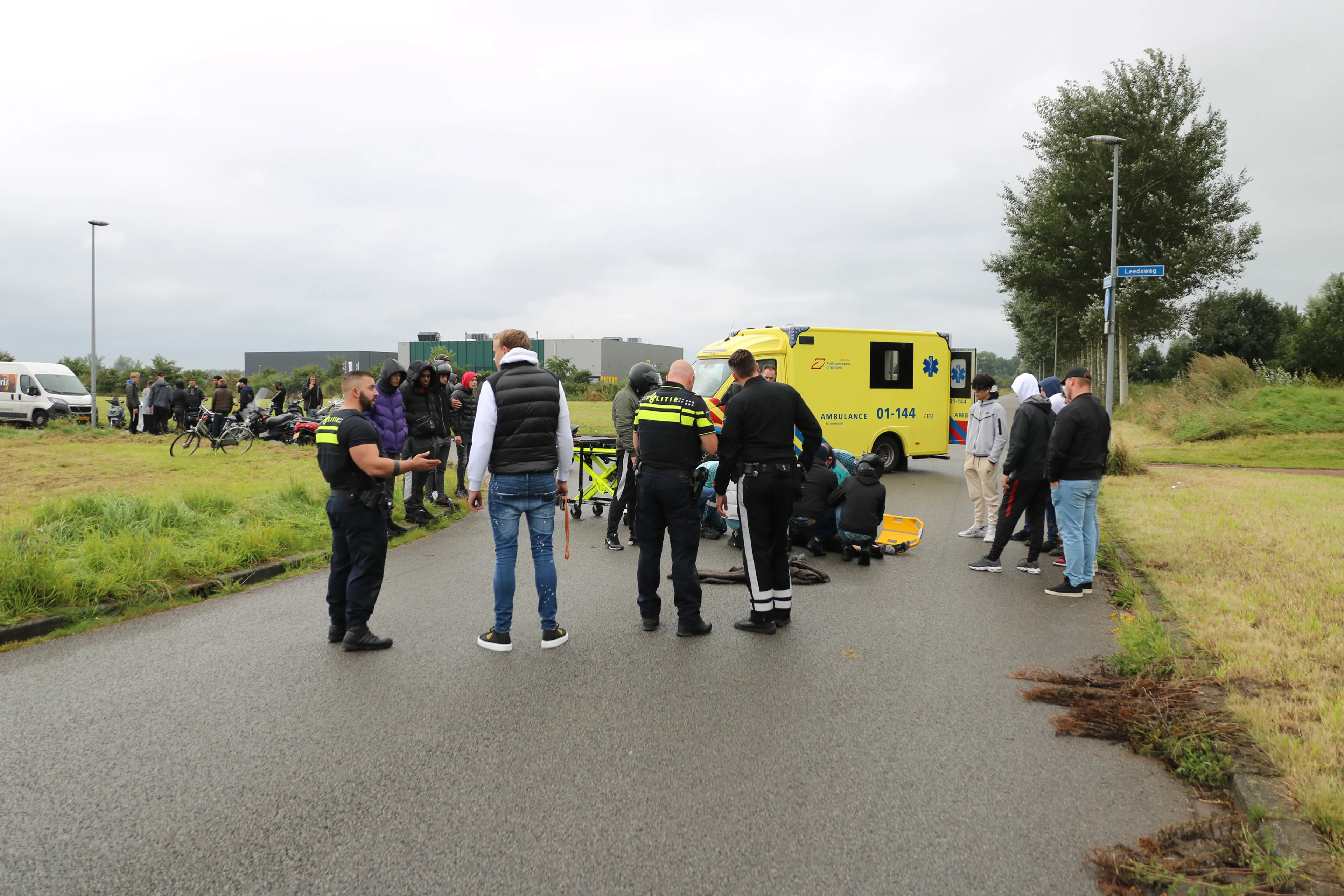 Zwaargewonde na illegale straatrace op industrieterrein Groningen