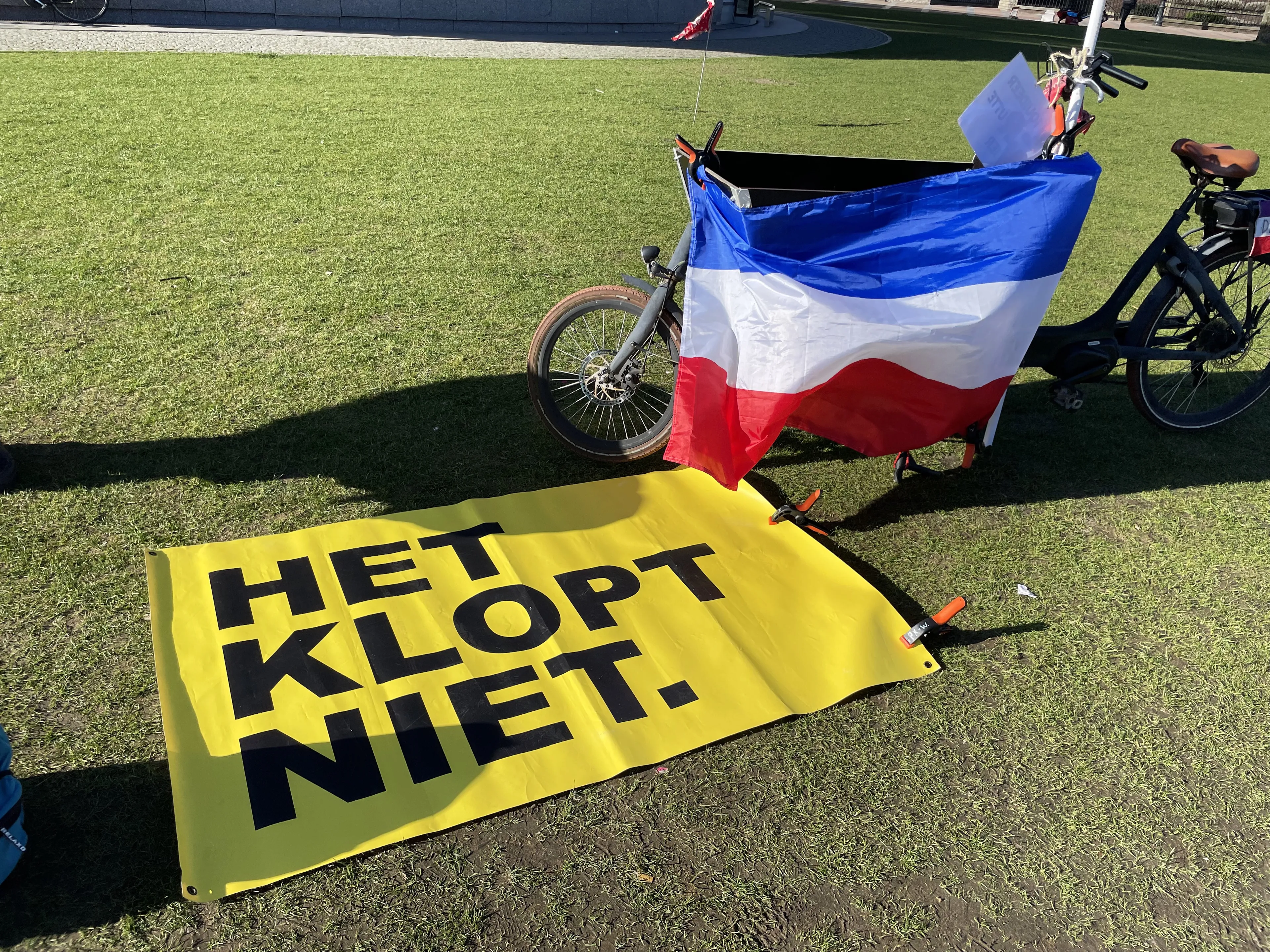 Onderzoek naar veiligheidsdiensten die coronacritici in de gaten hielden