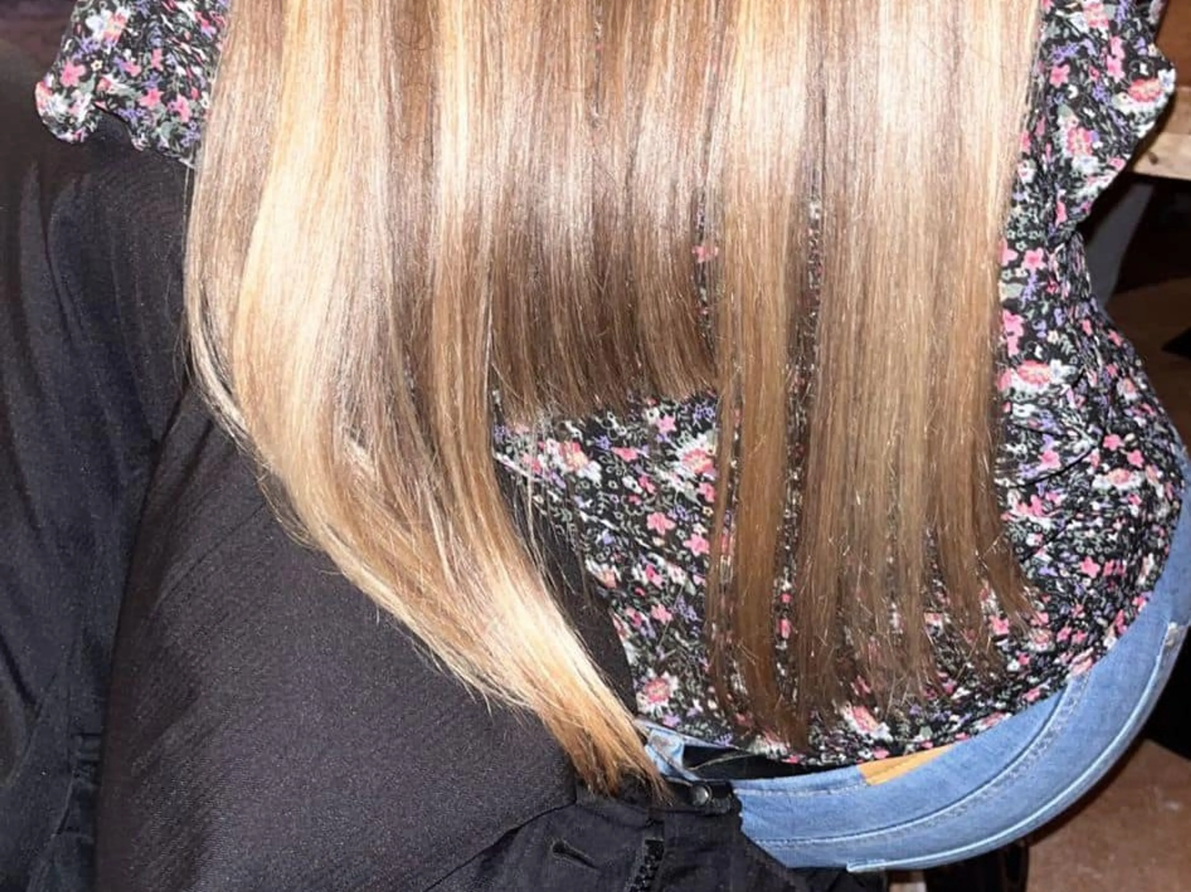 Flink stuk haar van Quinty (19) afgeknipt tijdens feestje in Tilburg, moeder woedend