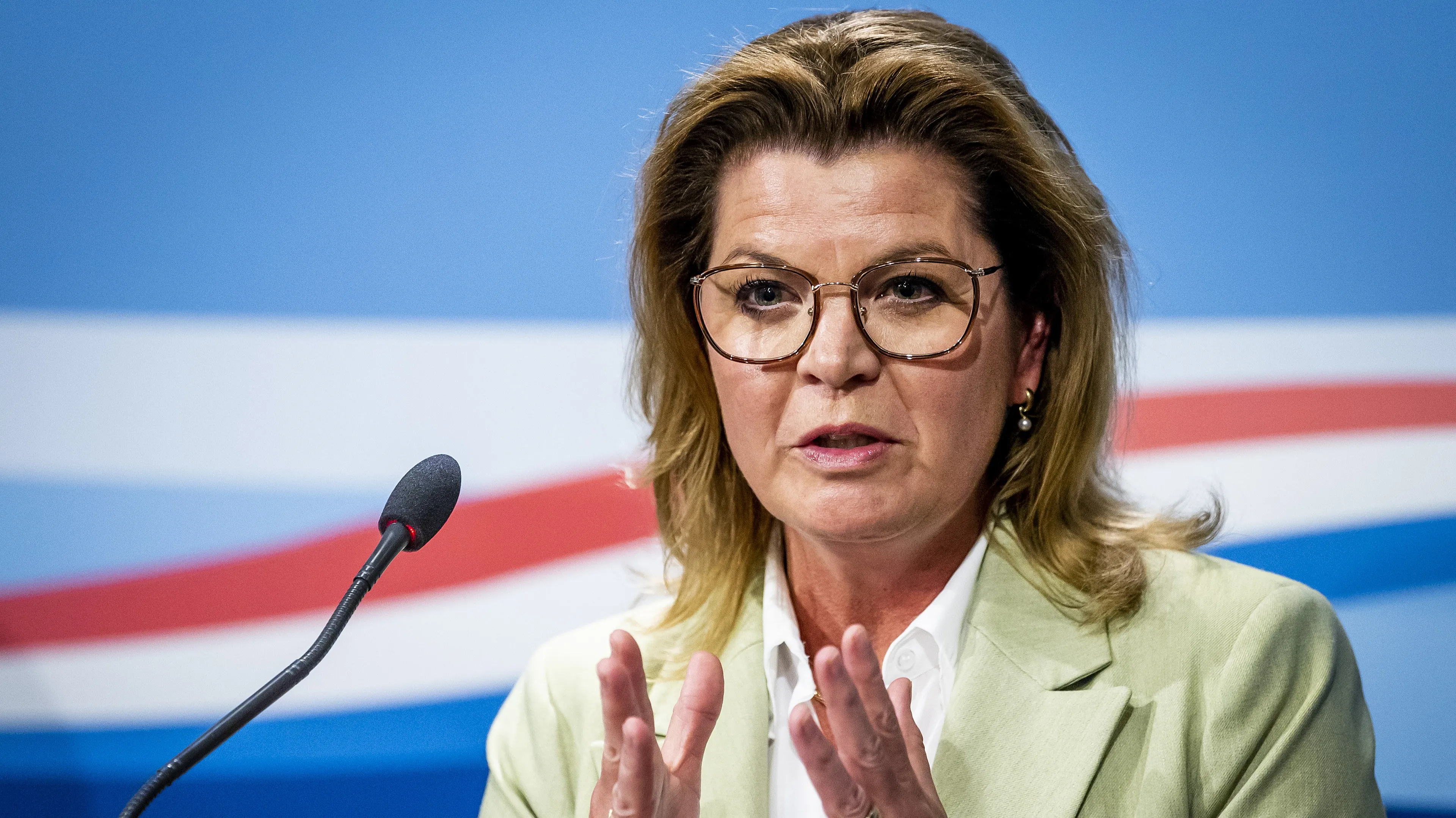 Onrust over verschillende stikstofkaarten is volgens minister storm in een glas water