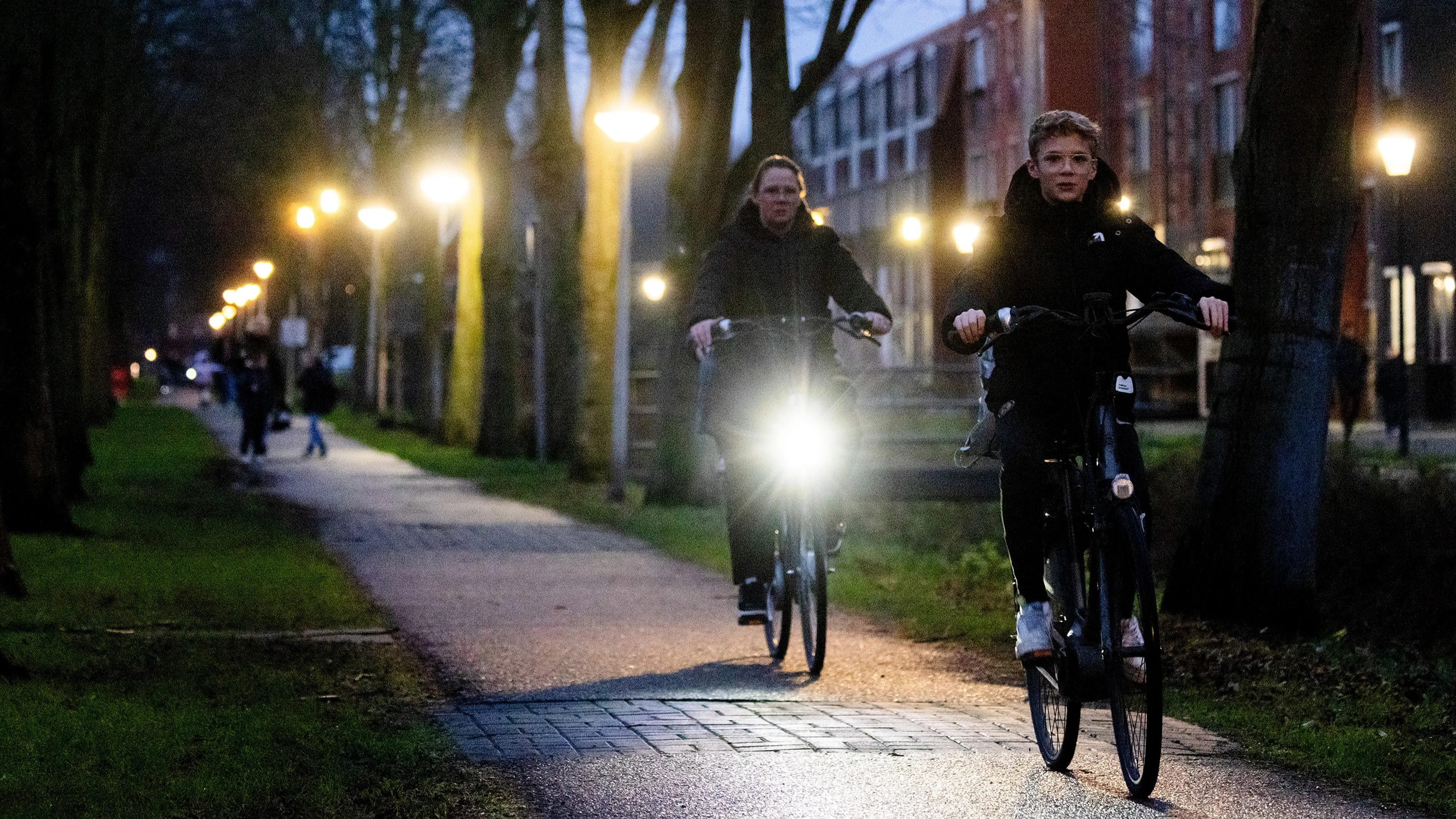 Brabant gaat afgelegen fietspaden veiliger maken door betere verlichting