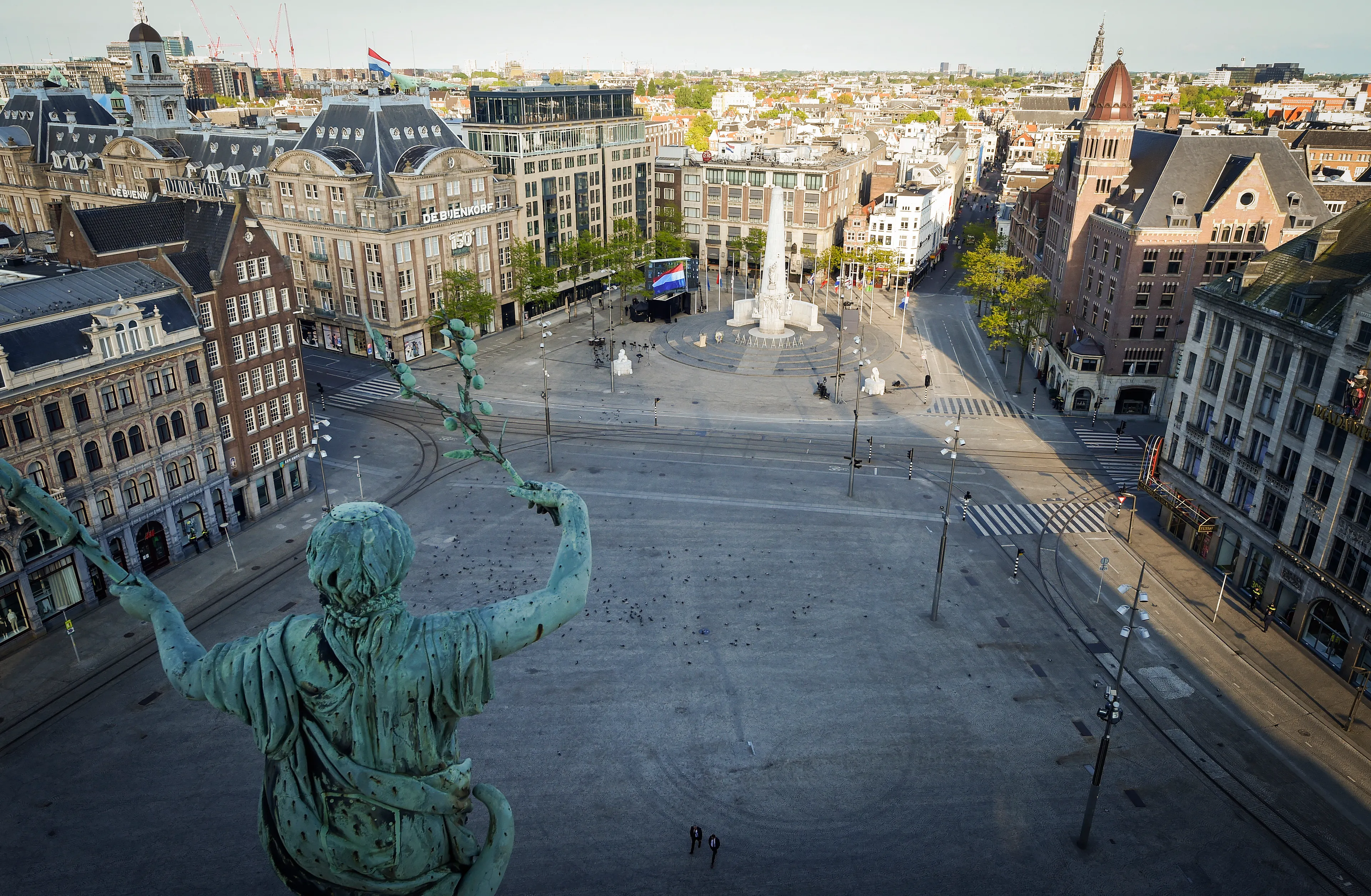 Live Dodenherdenking kijken: zo kun je de ceremonie vanuit huis volgen