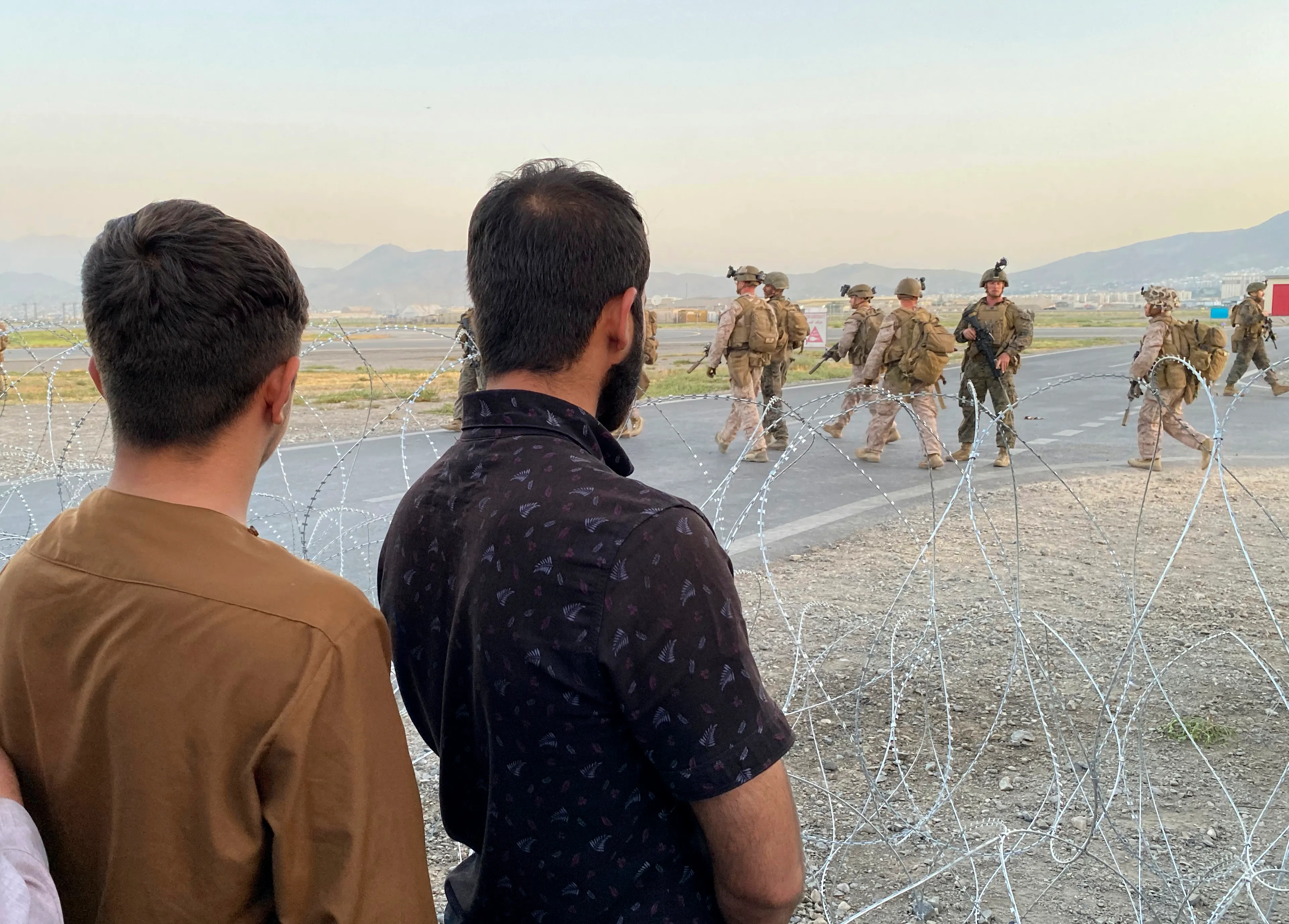 Het lukt Nederlander Ali niet uit Afghanistan te komen: 'Ze laten alleen maar Amerikanen en Canadezen door'