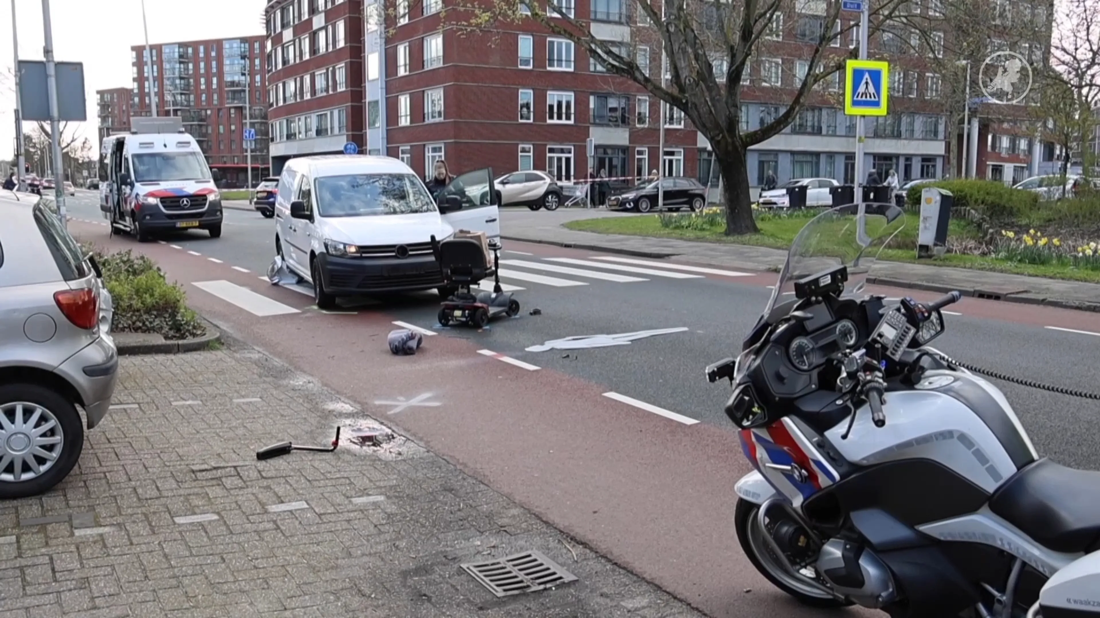 Man (79) in scootmobiel overleden na aanrijding met auto in Leiderdorp