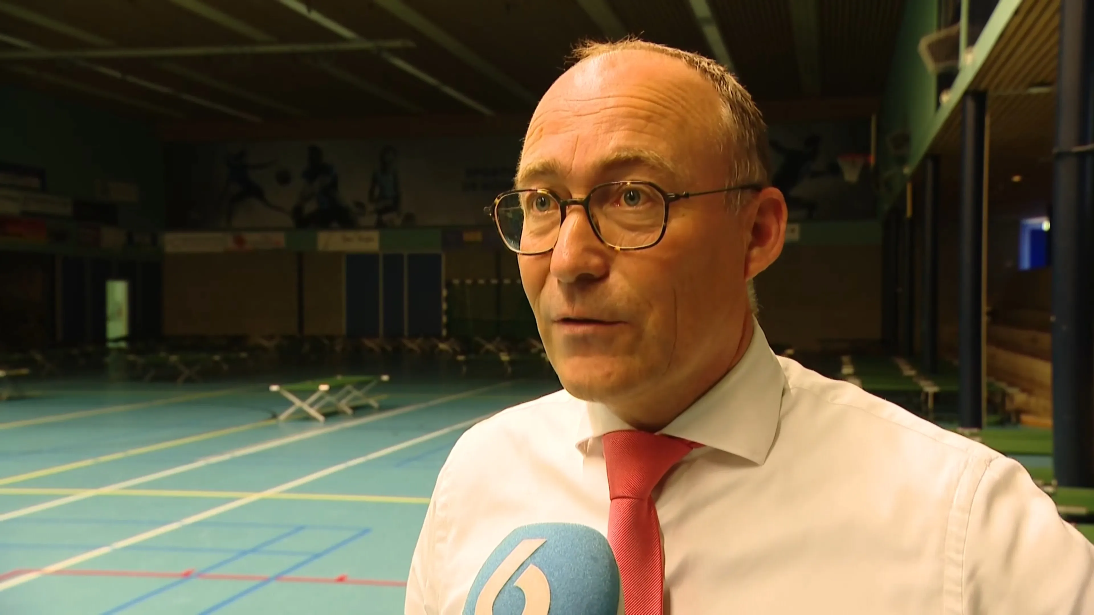 Burgemeester Gieten wil opnieuw helpen als Ter Apel vol zit