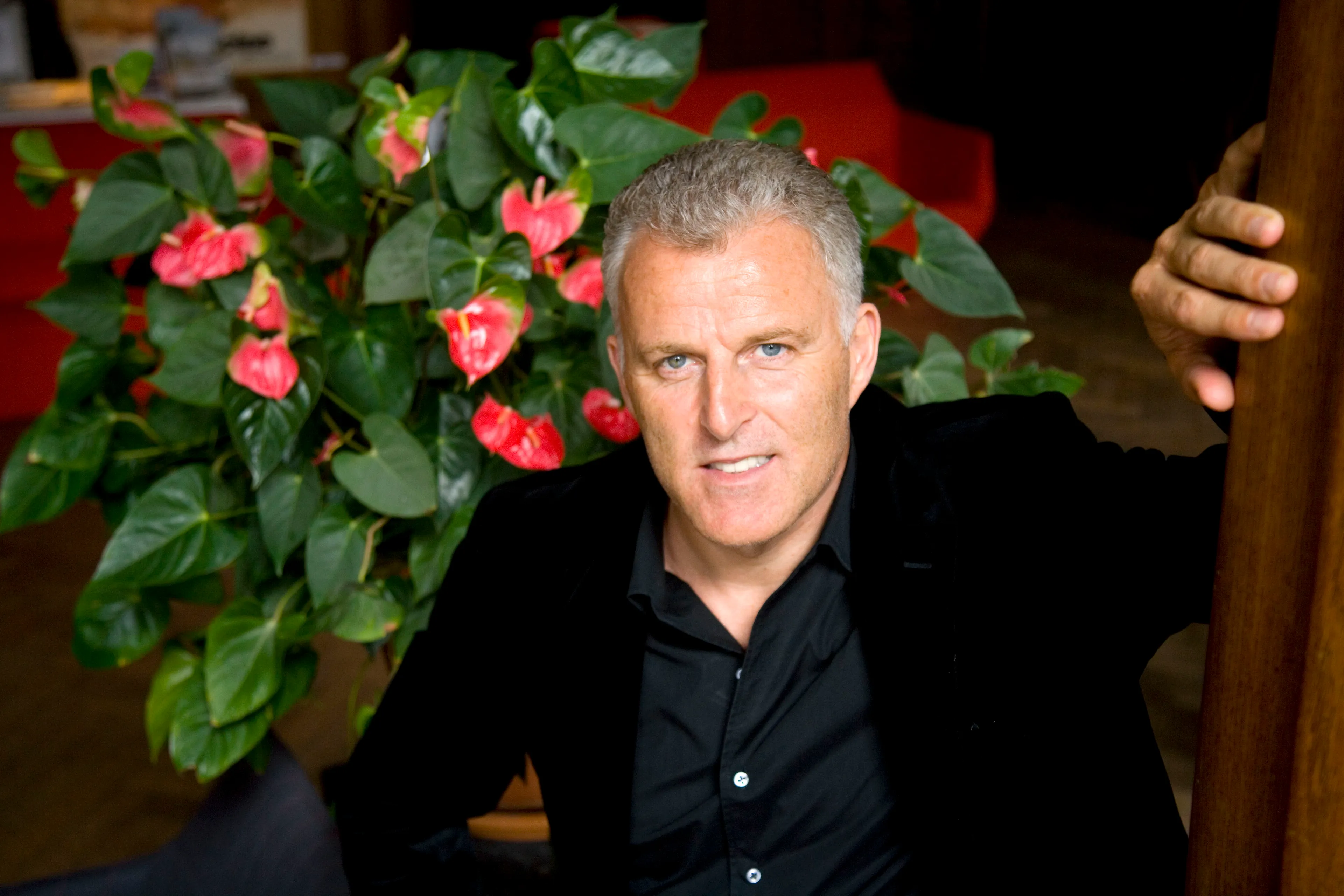 Boek van Peter R. de Vries is hoogste binnenkomer in top 10 bestsellerlijst