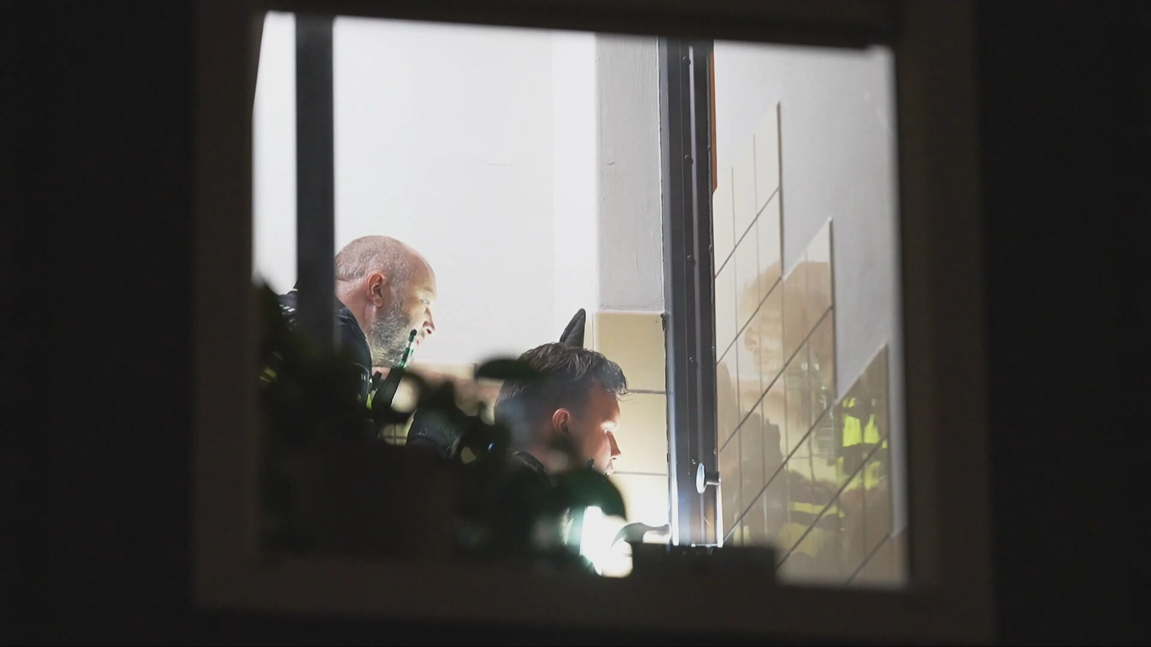 Man gewond bij woningoverval in Rotterdam, twee minderjarigen opgepakt