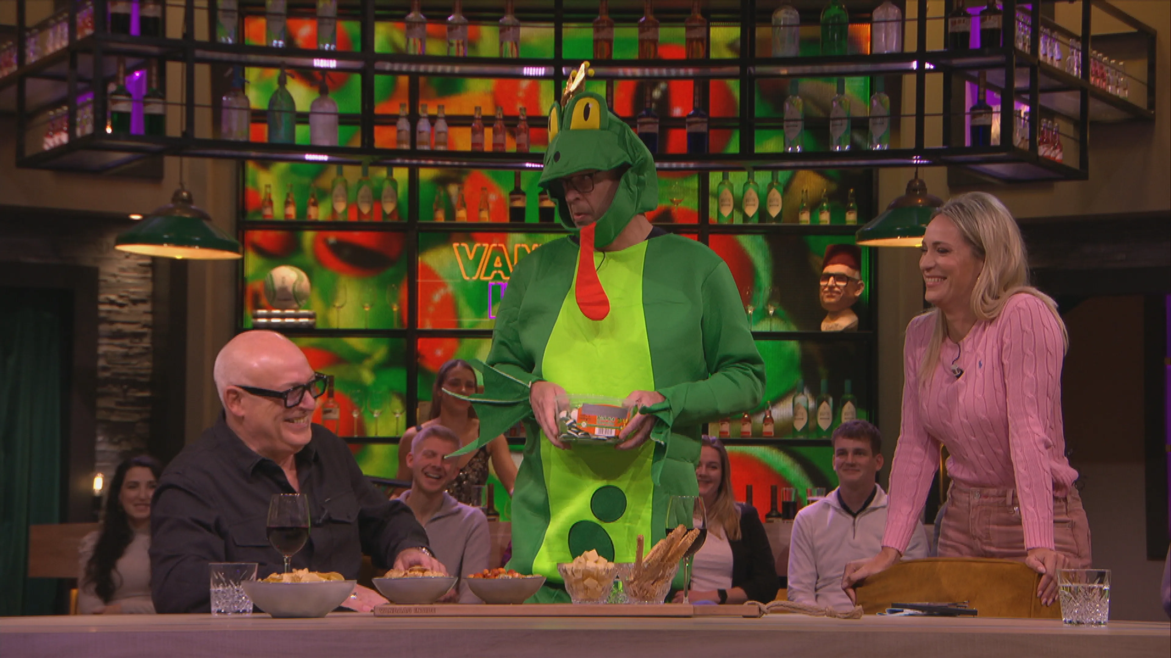 'Kikker' loopt binnen bij studio VI en zorgt voor flink wat hilariteit