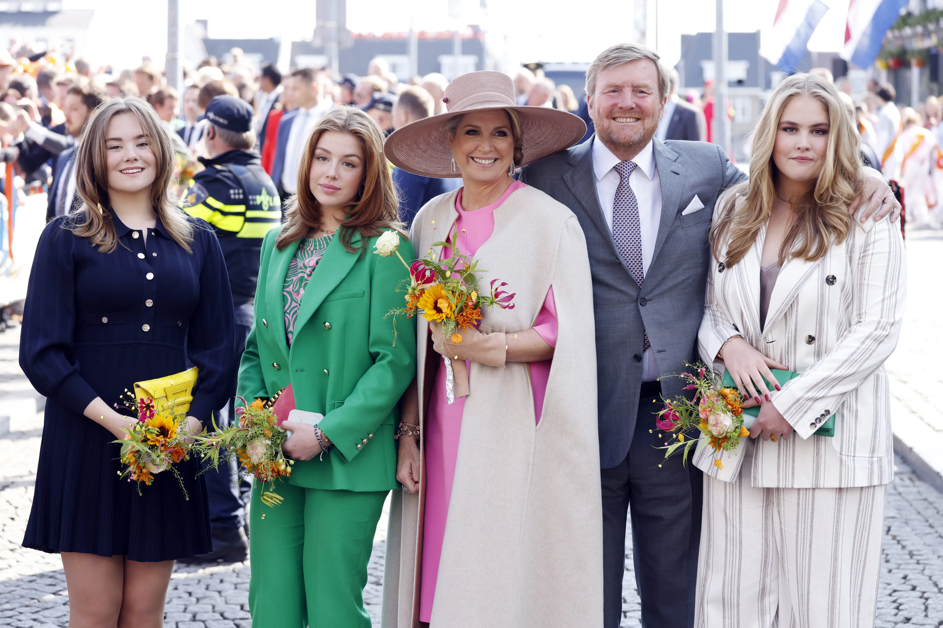 Koning Willem-Alexander en familie vieren Koningsdag 2023 in Rotterdam