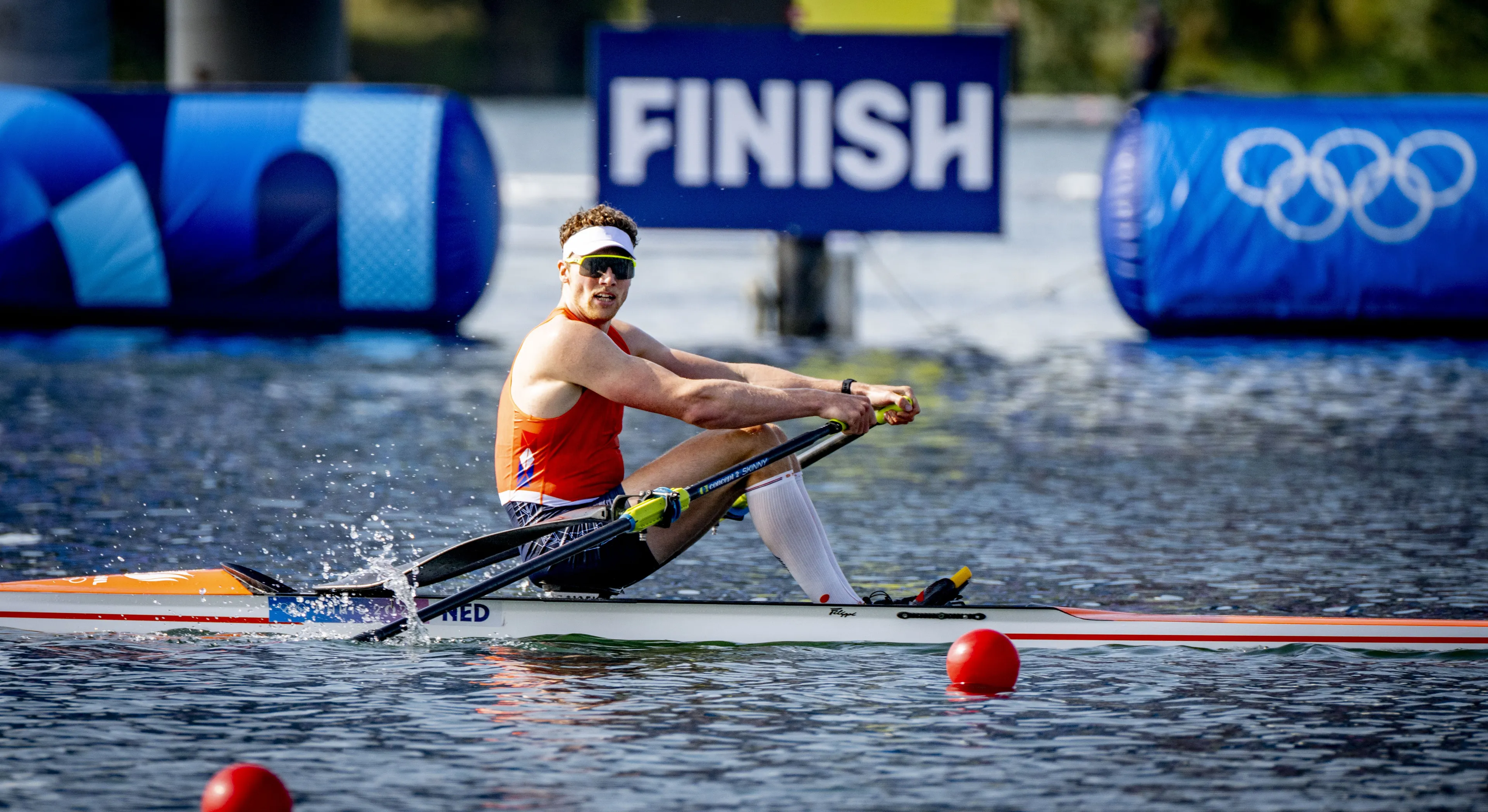 Roeier Simon van Dorp pakt brons en bezorgt roeiploeg achtste plak