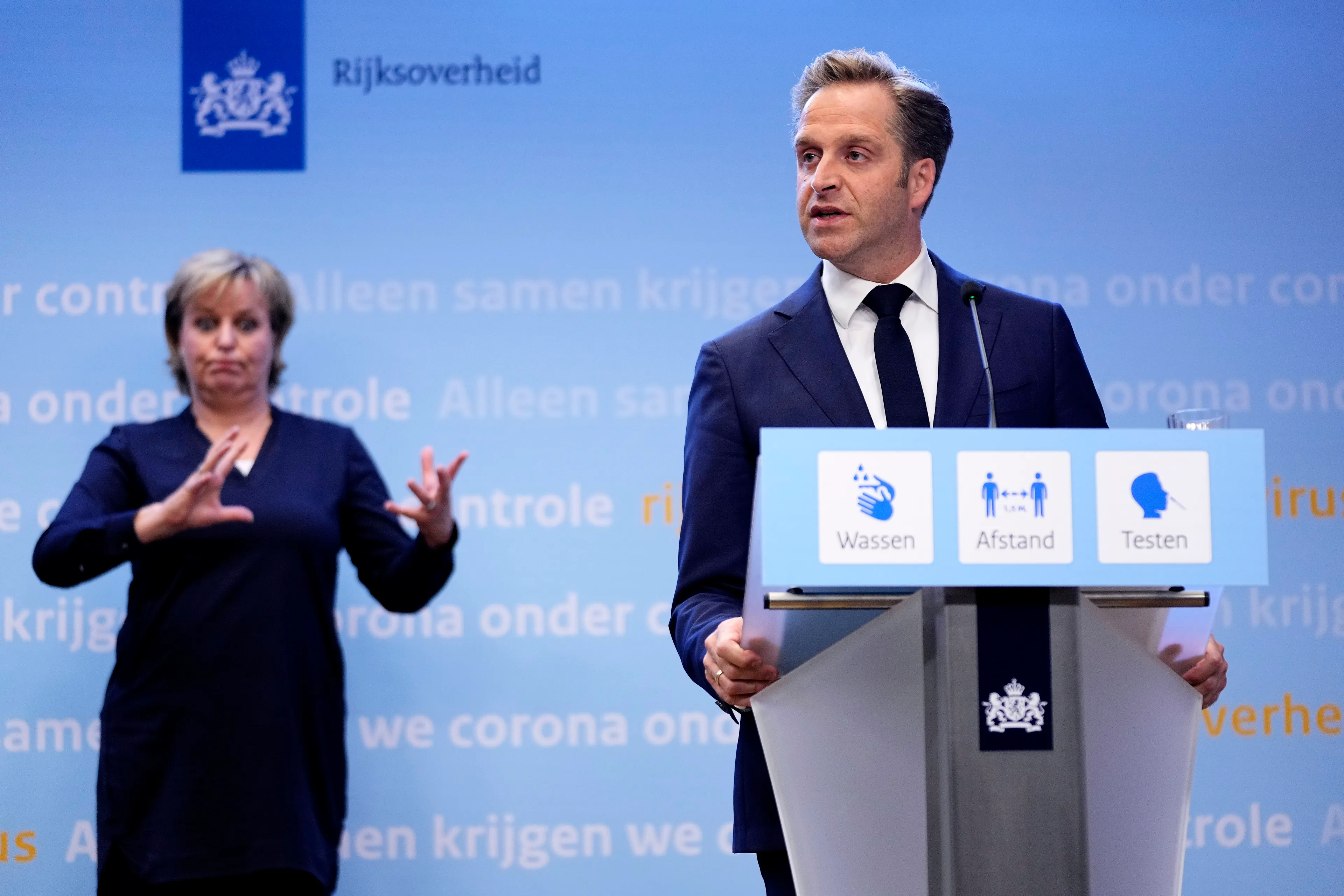 Kamerleden verwijten Rutte en De Jonge gebrek aan zelfreflectie: niet de schuld van de jongeren