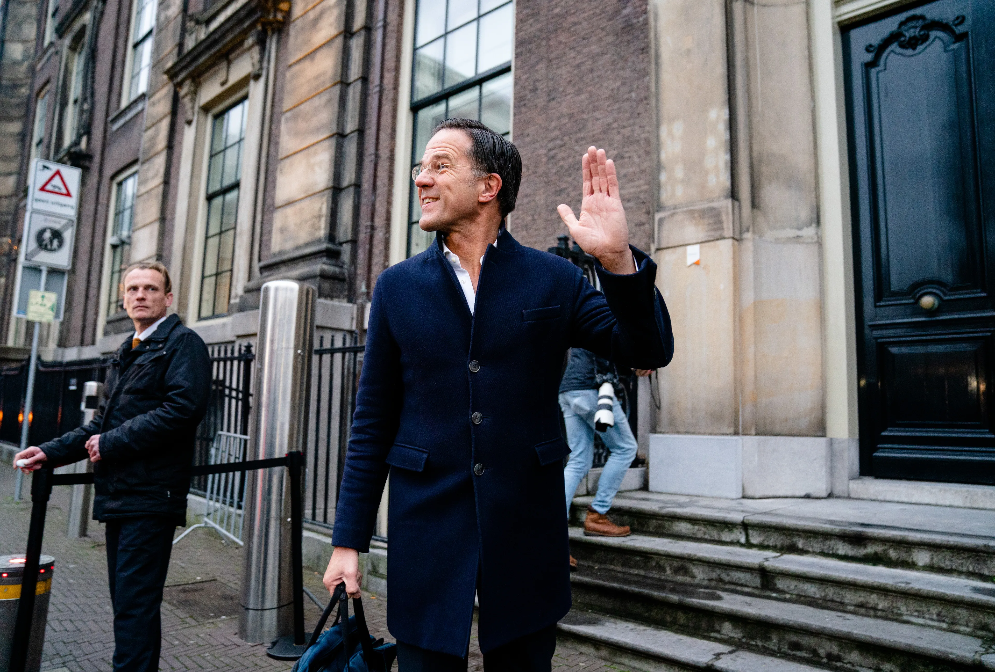 Tweede Kamer terug van kerstreces om debat over lockdown