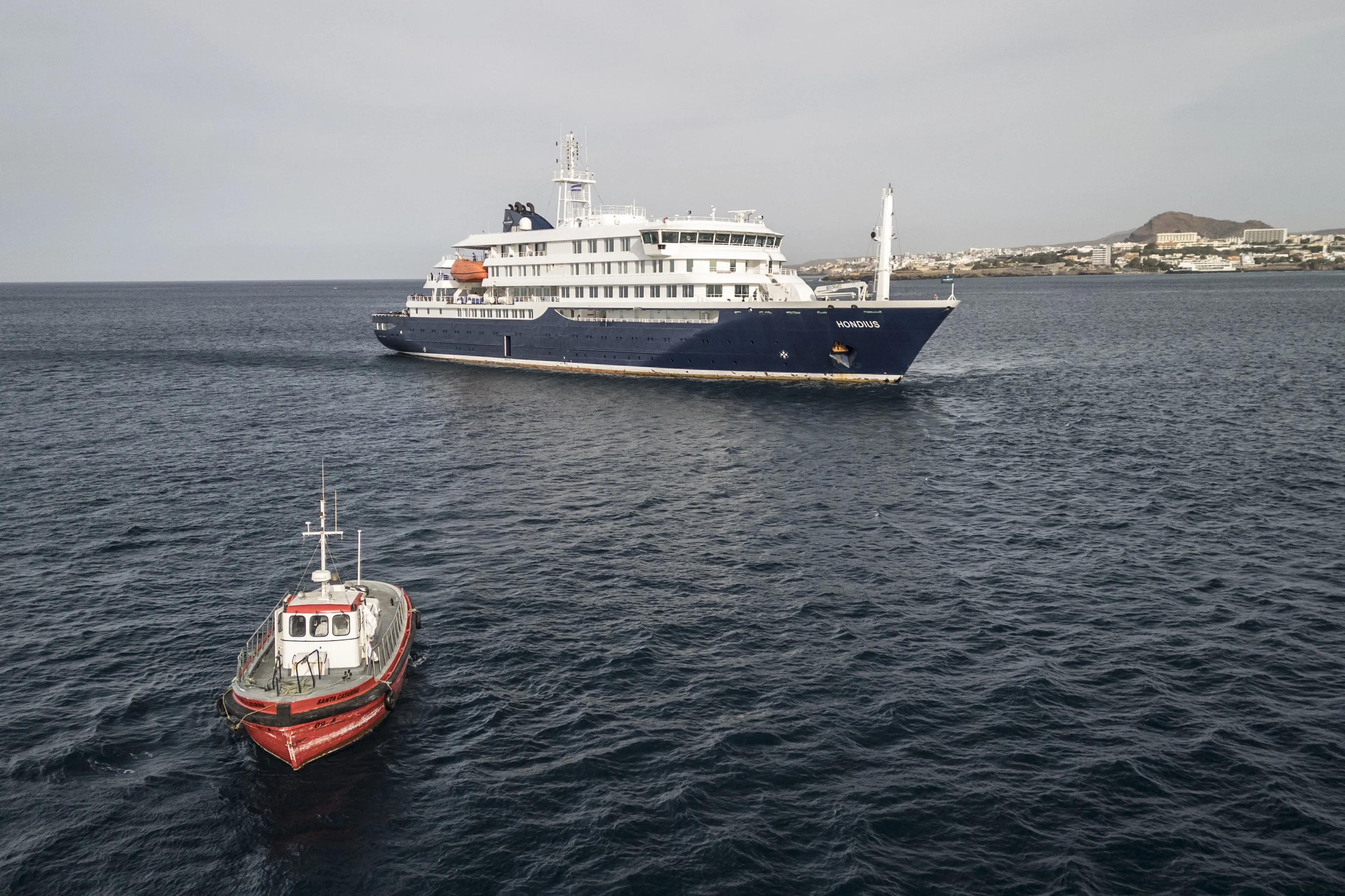 Deel opvarenden Hondius moet in quarantaine in Rotterdamse haven