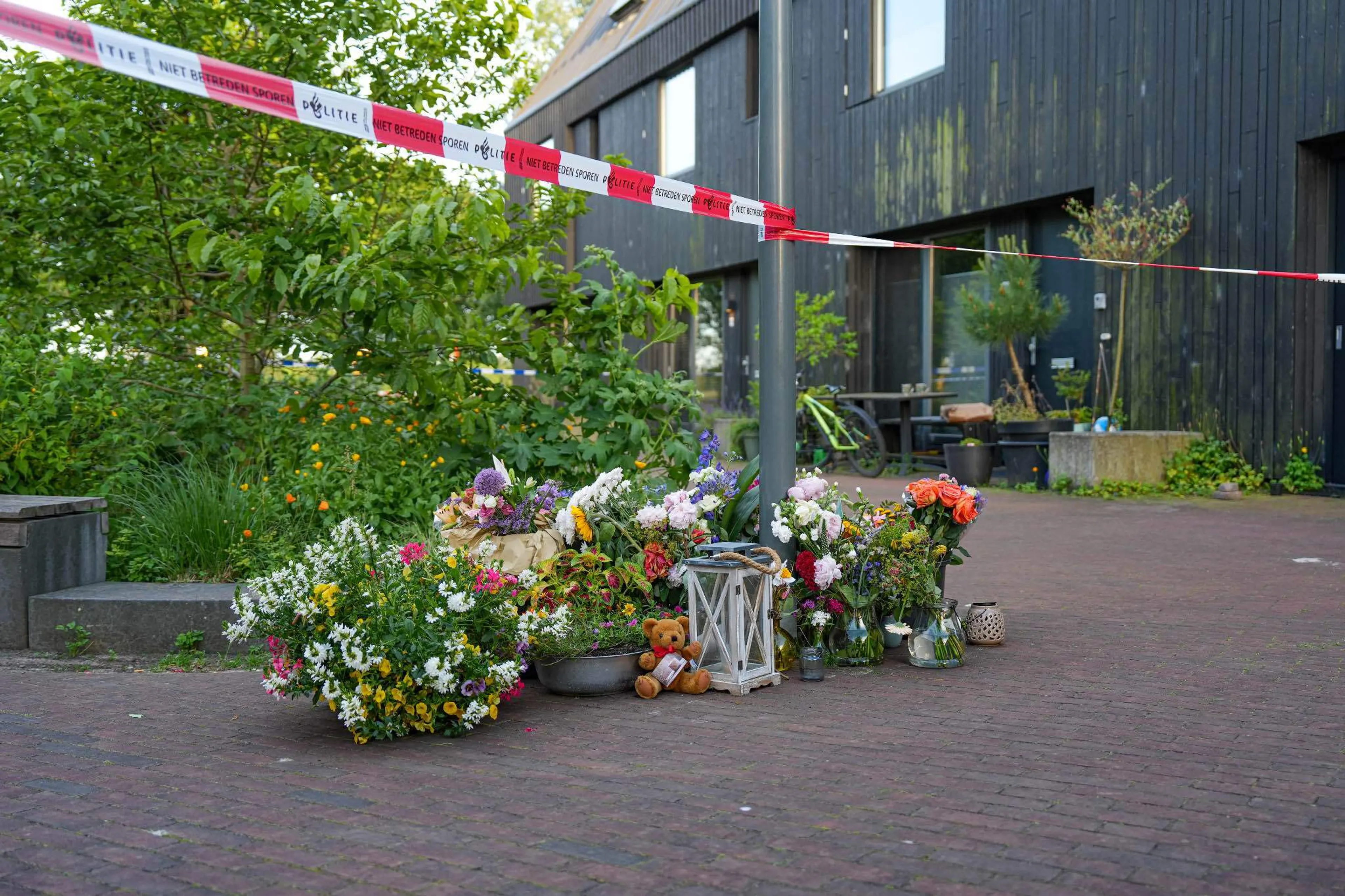 Meisje verdacht van moord op ouders Meerstad blijft 90 dagen langer vastzitten