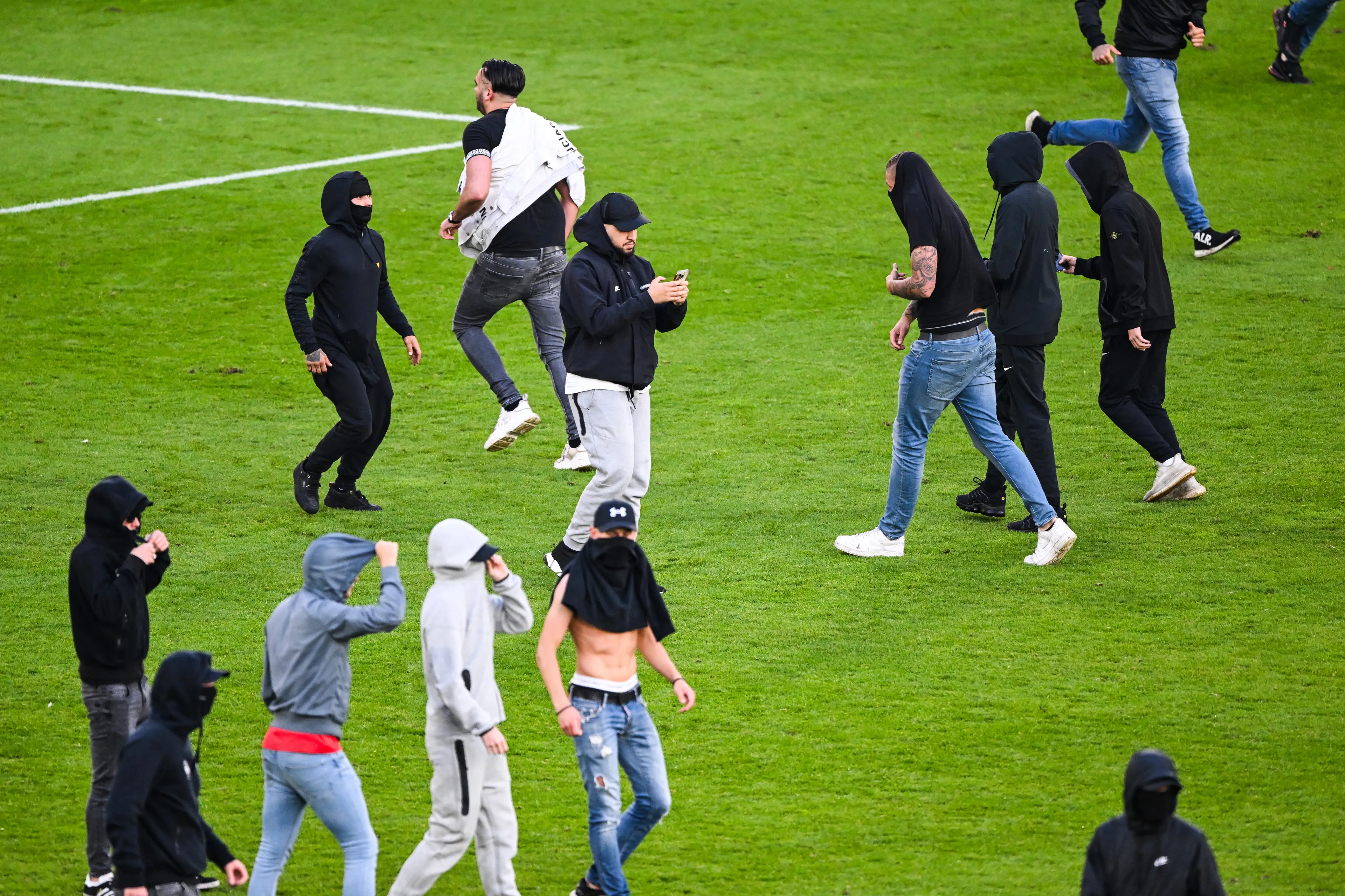 21 relschoppers veroordeeld voor geweld na wedstrijd FC Utrecht