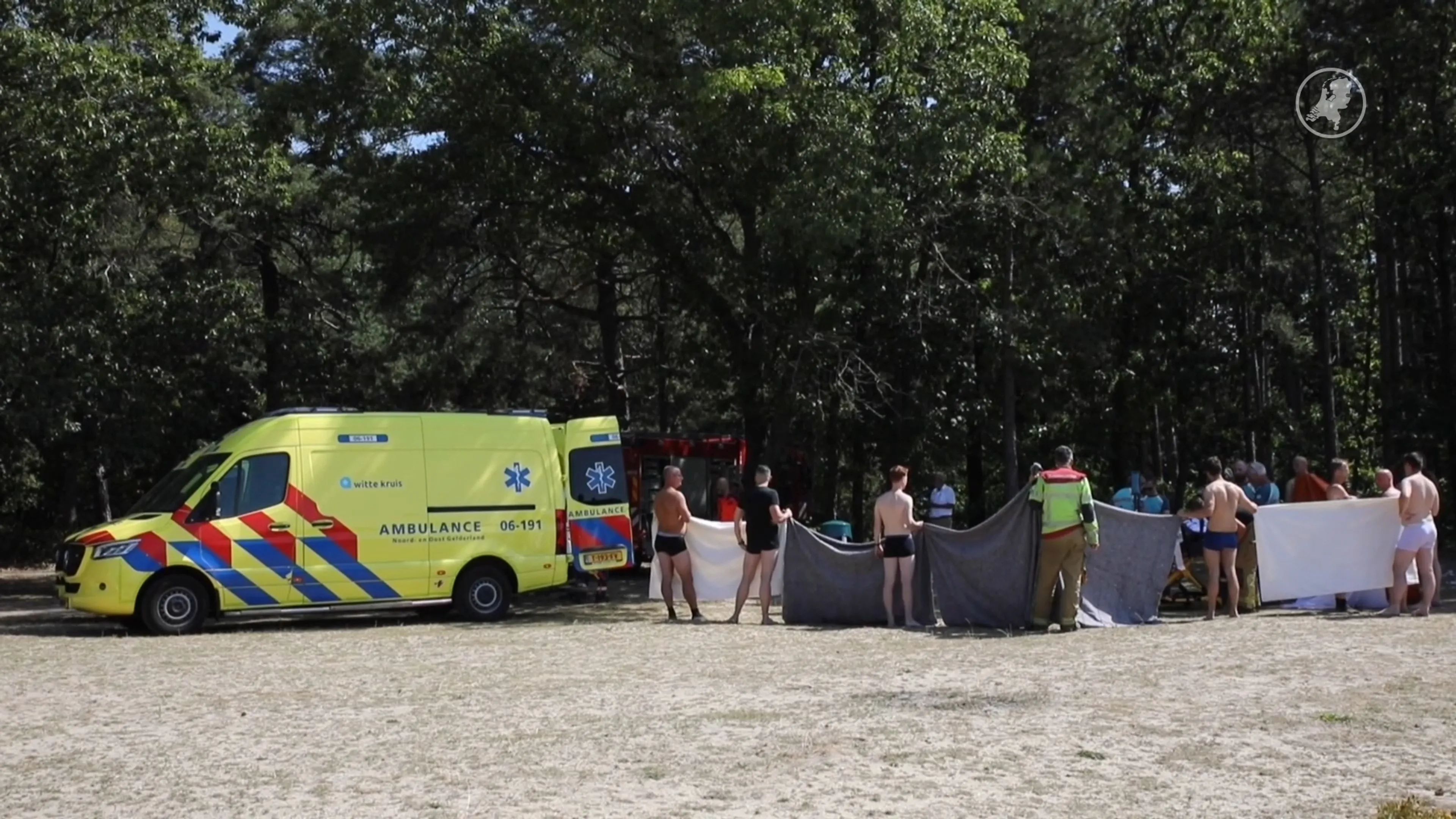 Reddingsactie bij Zandenplas: jongen en man uit water gehaald