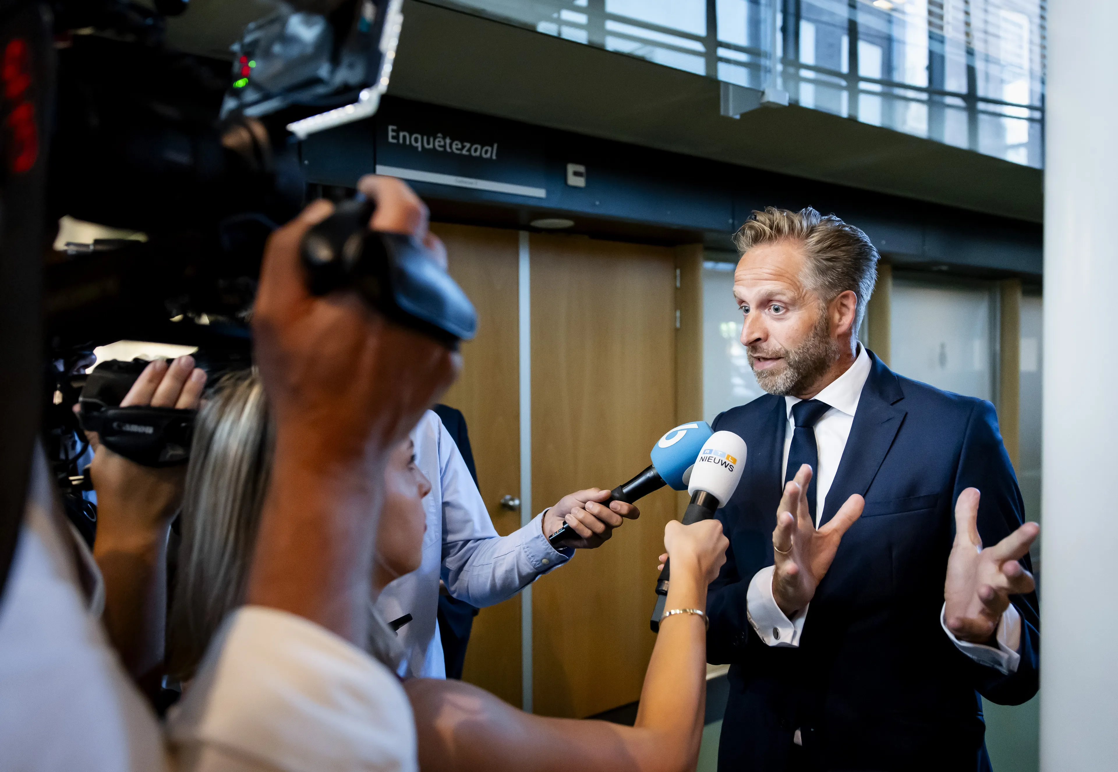 Hugo de Jonge blikt terug op coronacrisis: 'Natuurlijk heb ik fouten gemaakt'