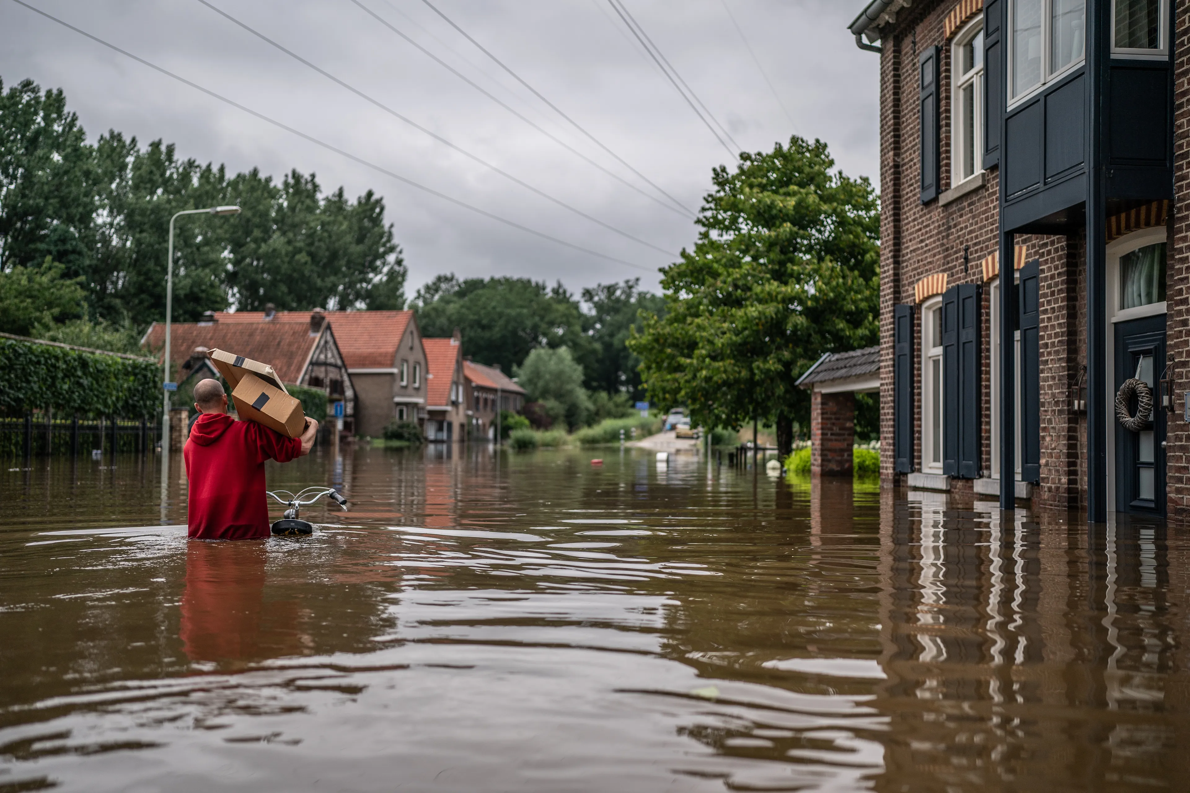 Gemeente waarschuwt: nog steeds gevaarlijk om straat op te gaan in Meerssen