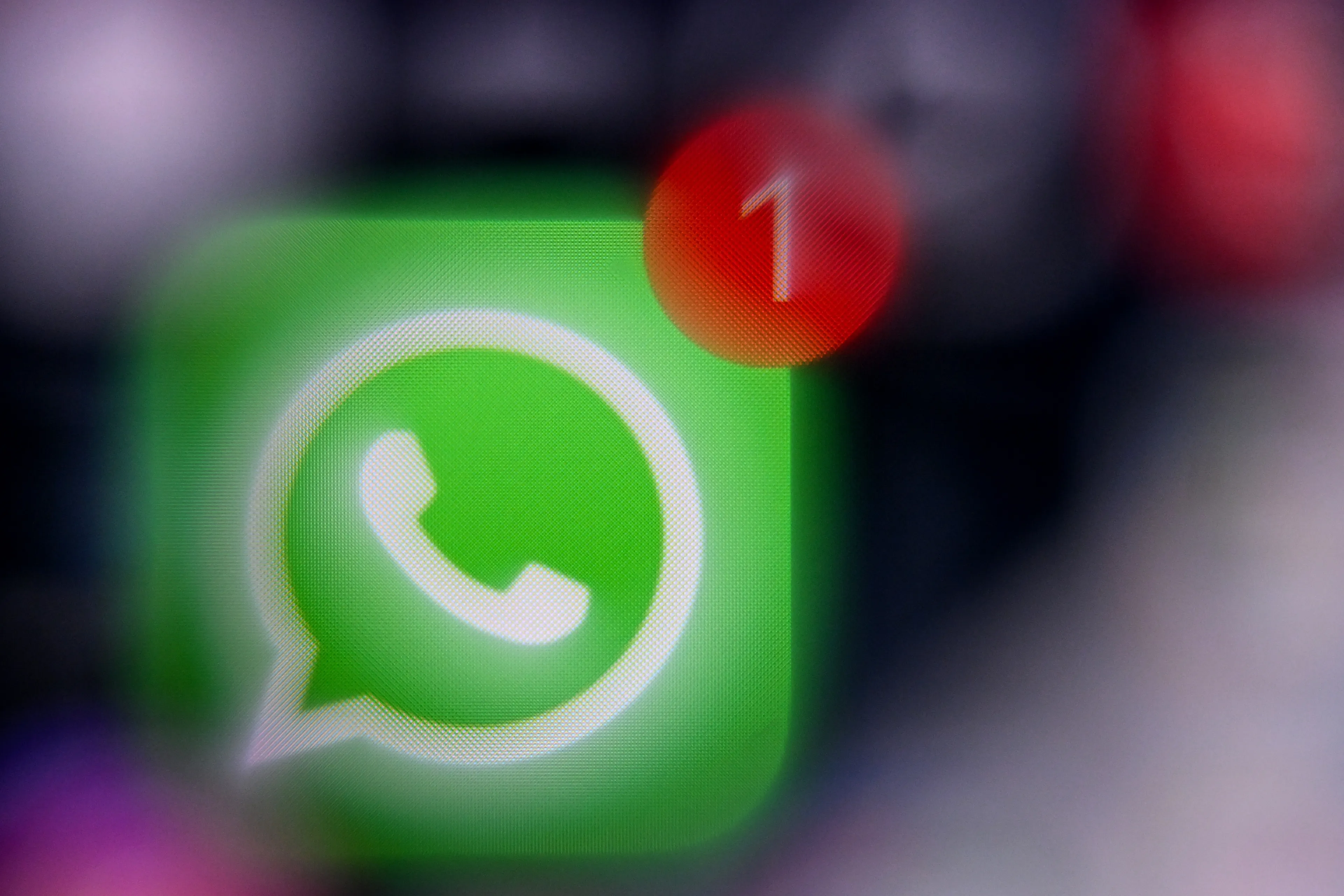 AIVD waarschuwt: Russische hackers richten zich op WhatsApp en Signal