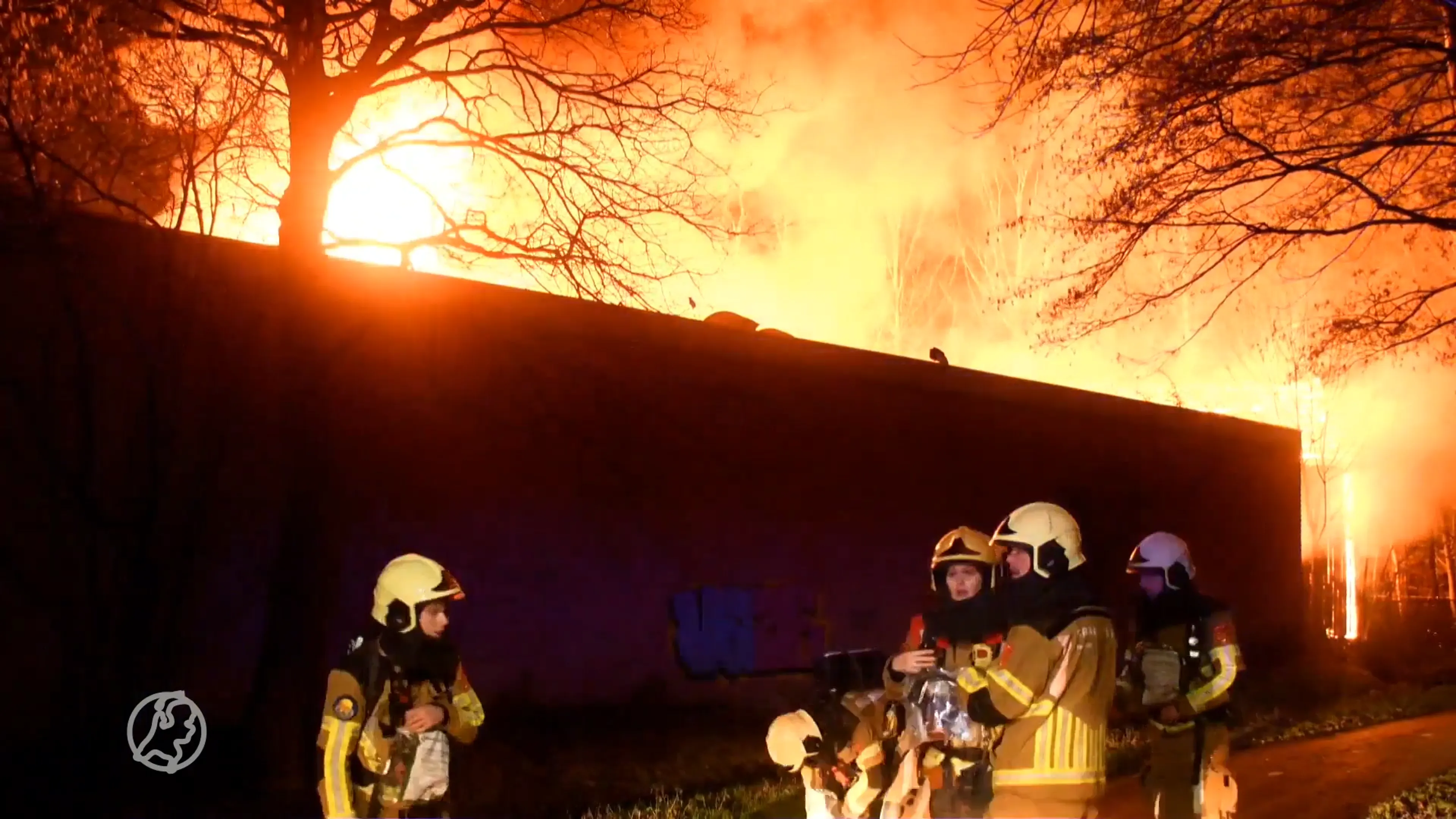 School en twee wegen weer open na asbestbrand Vroomshoop