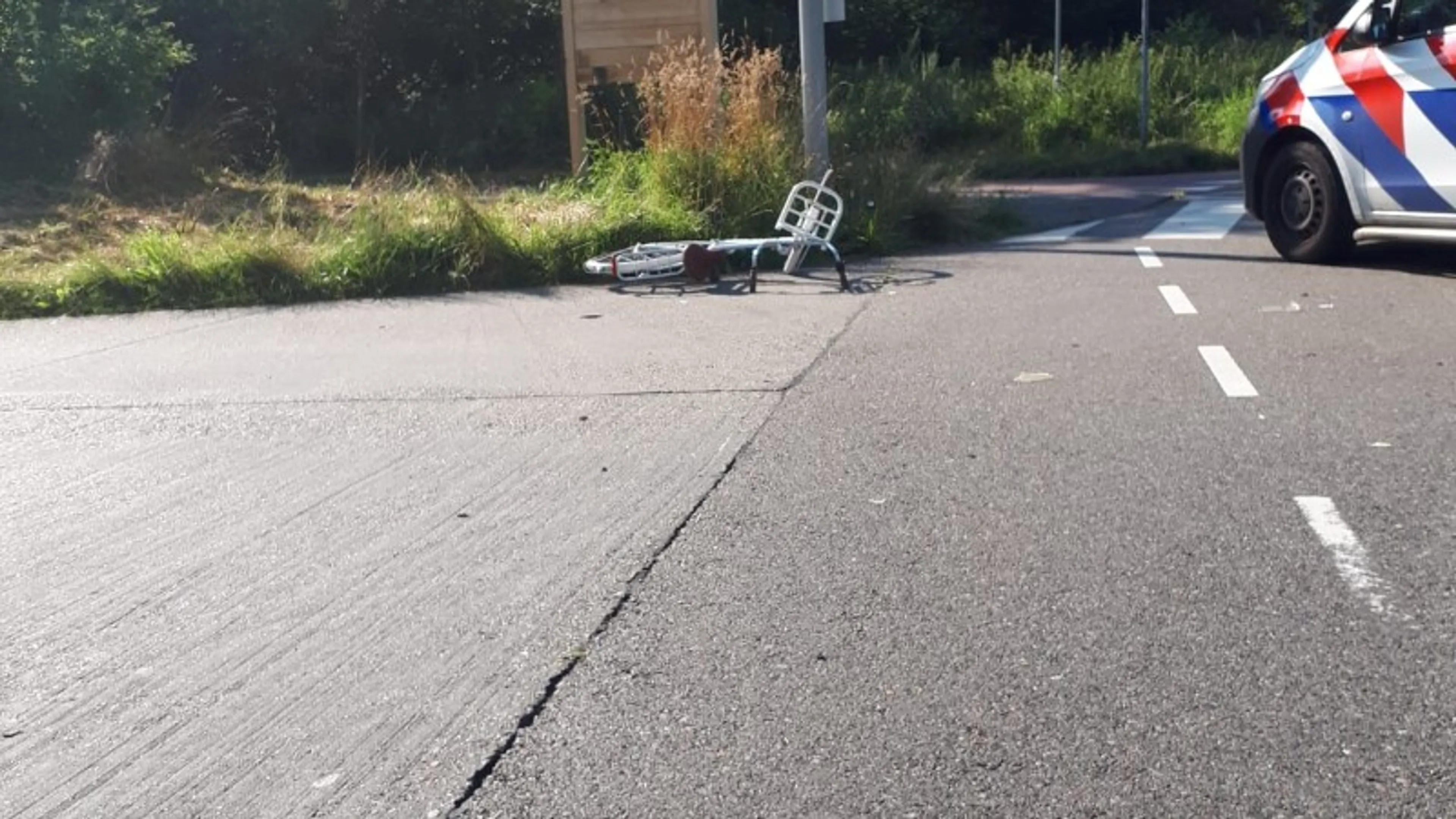 Automobilist rijdt door na aanrijding met 14-jarig meisje