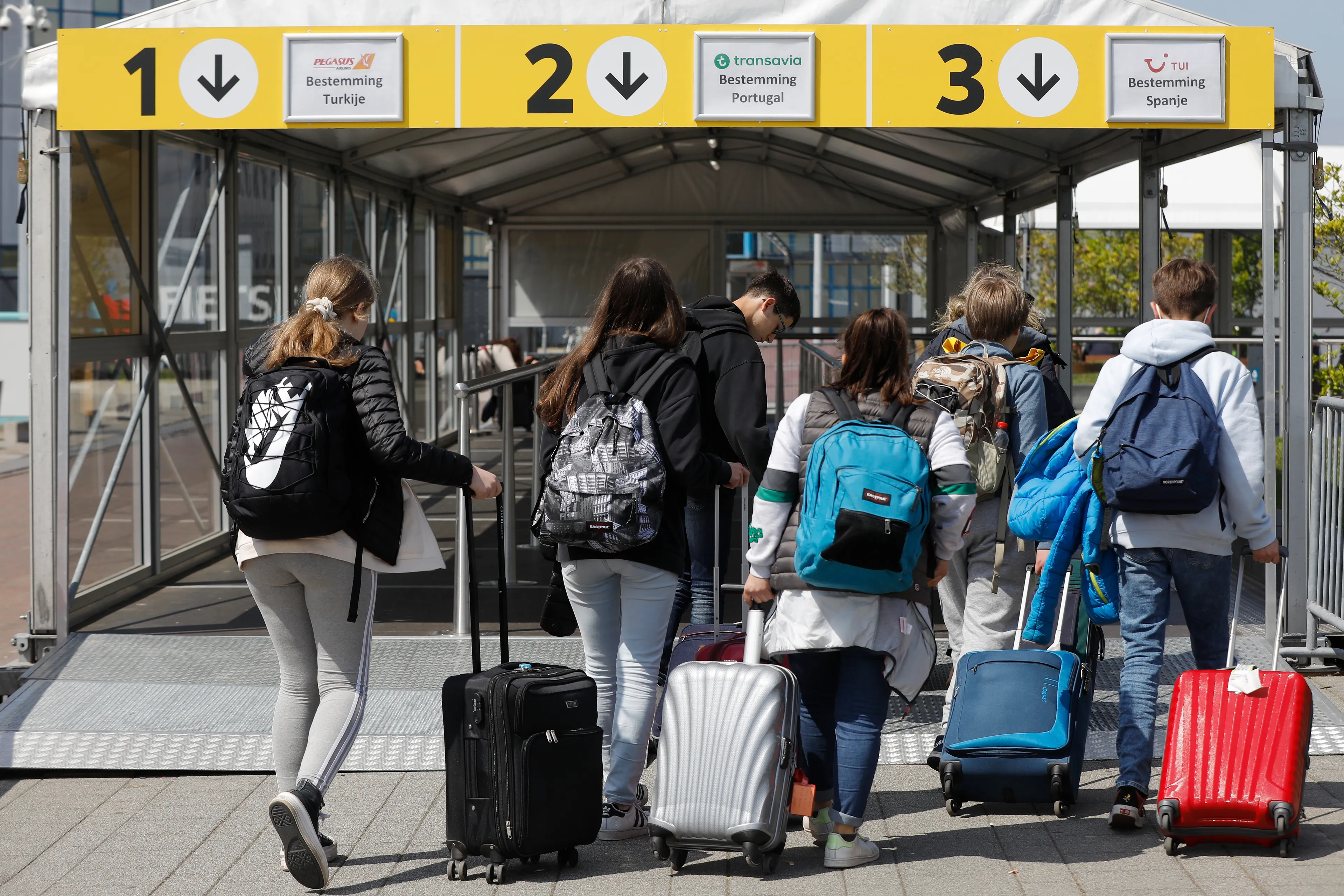 Reizigers opgelet: opnieuw lange wachtrijen in vertrekhallen Schiphol