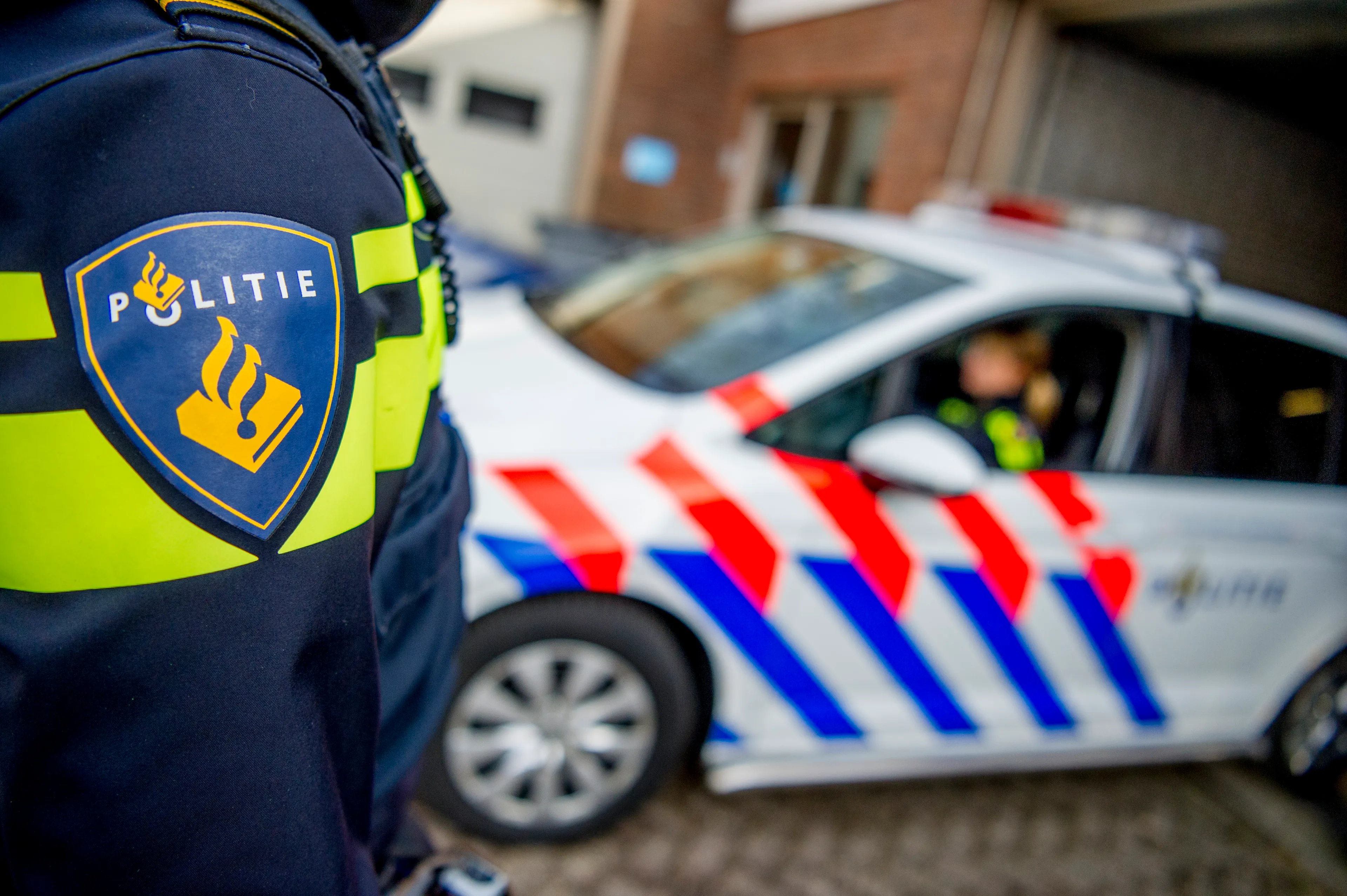 Fietsster (50) aangereden in Dordrecht, bestuurder gaat ervandoor