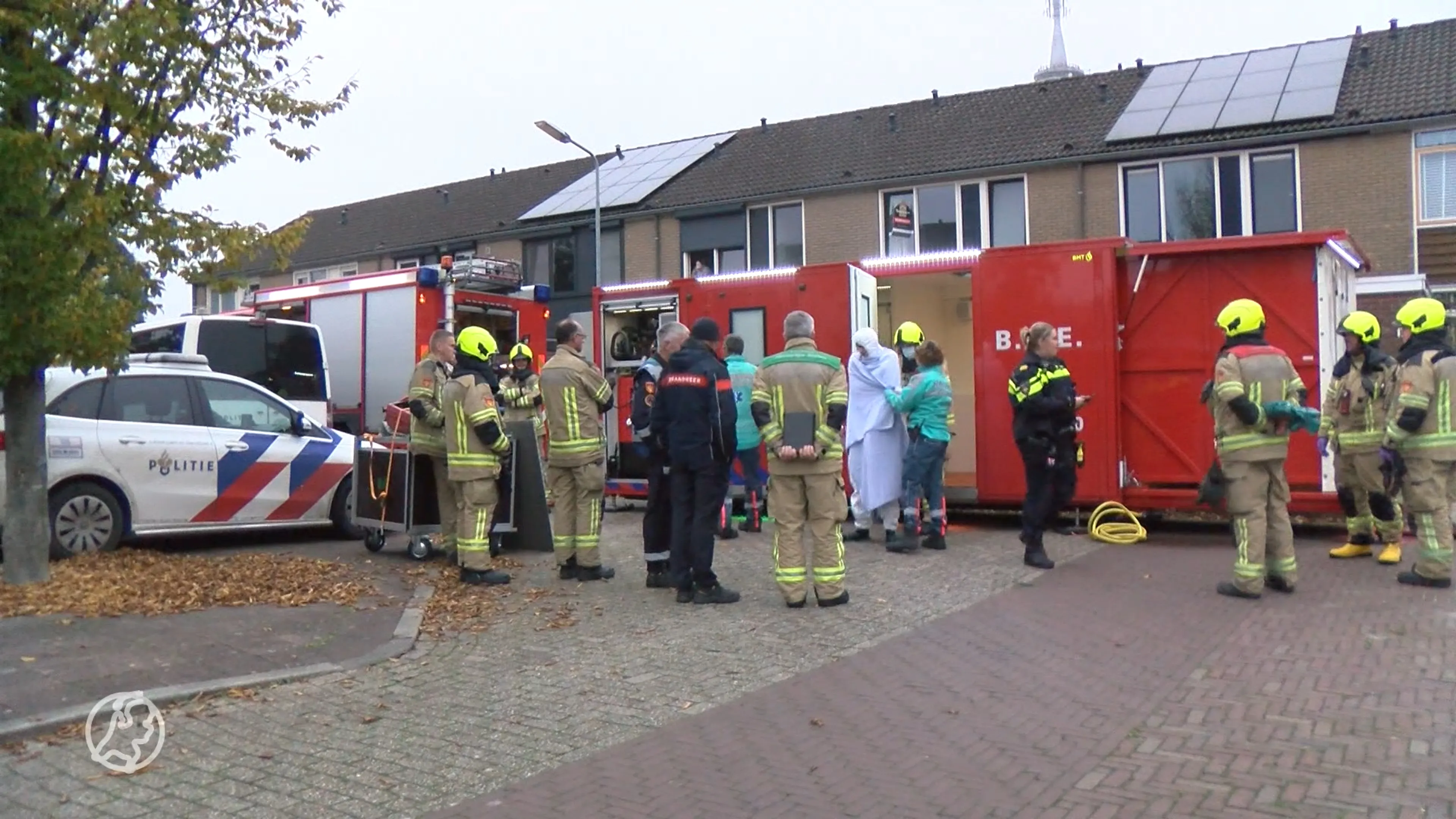Agenten behandeld vanwege onbekend poeder bij inval