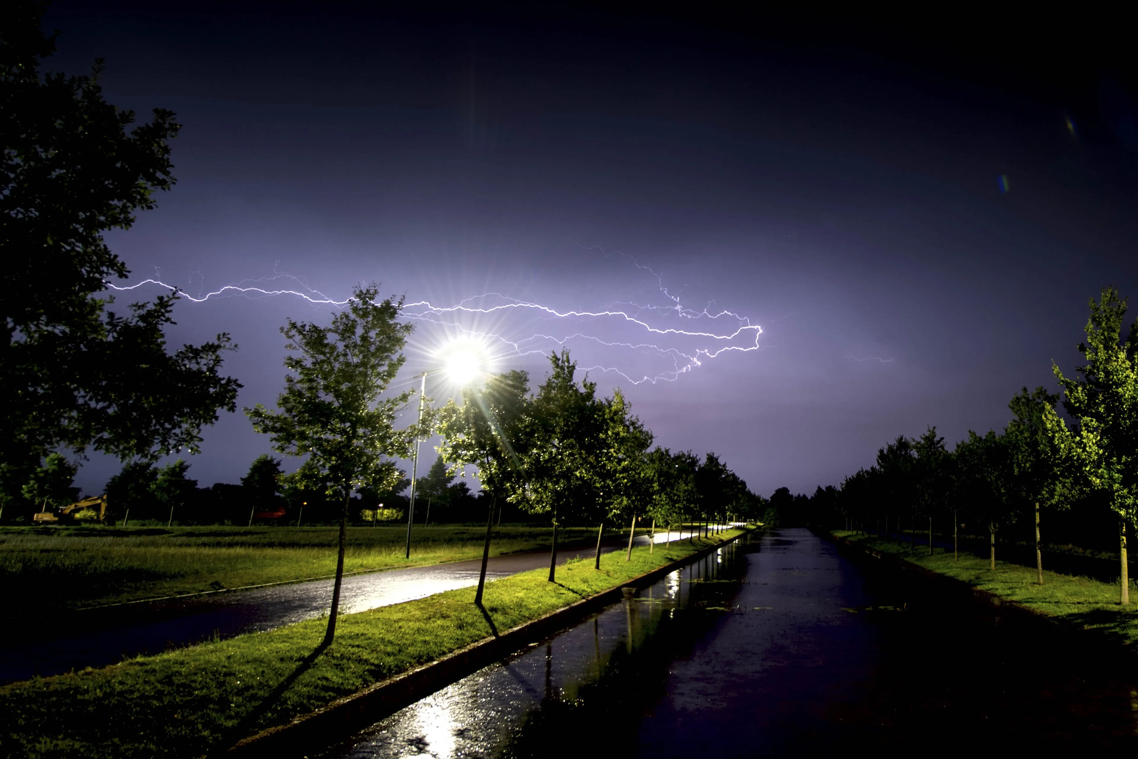 Windstoten, veel regen, hagel en onweersbuien: ook code geel voor woensdag
