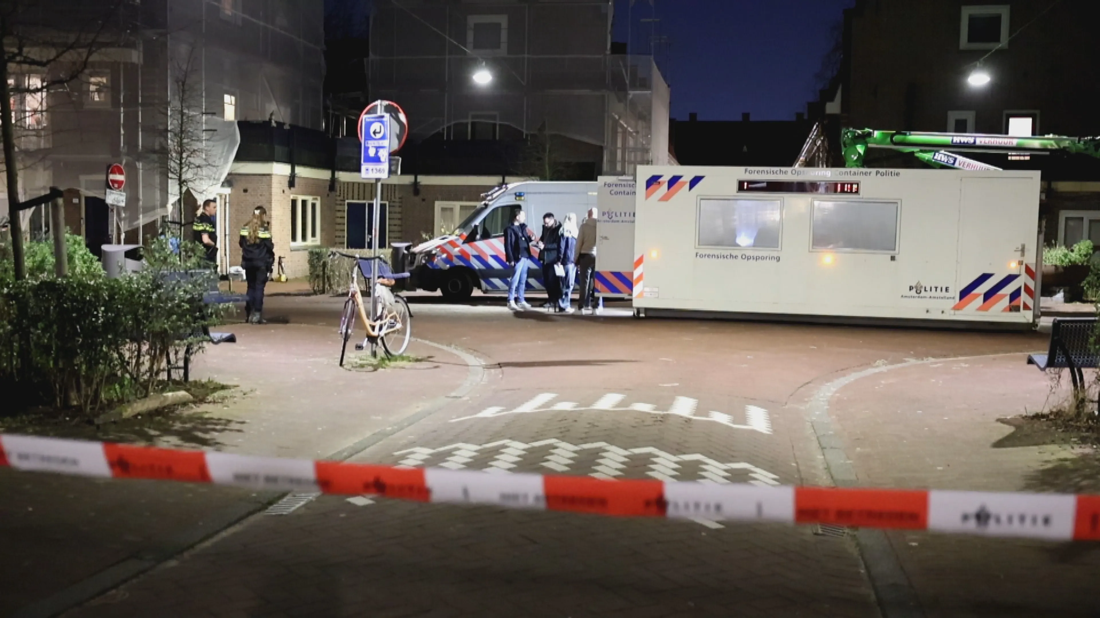 Lichaam gevonden in woning Amsterdam-Oost, politie start onderzoek