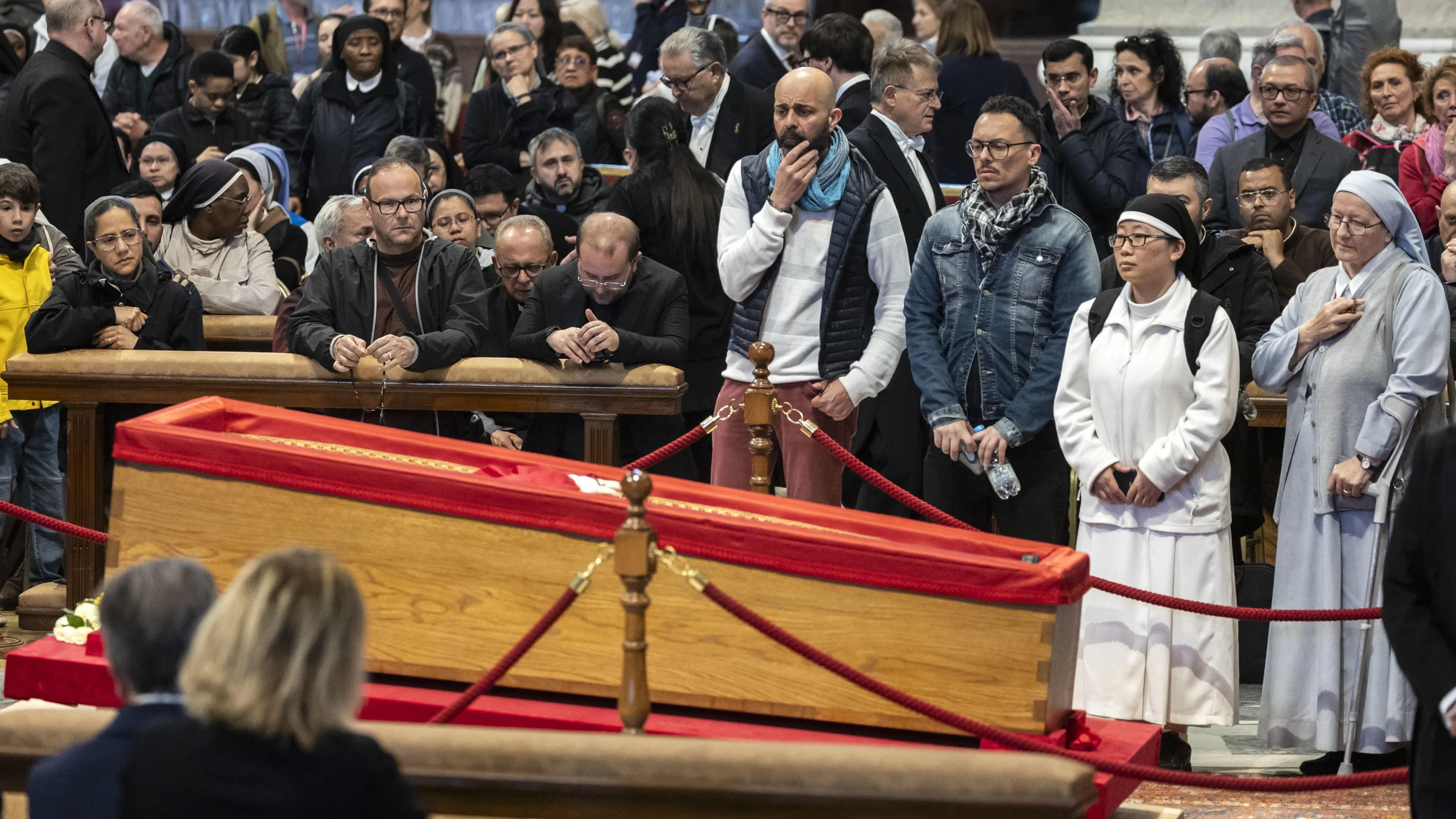 Zo volg je zaterdag live de uitvaart van paus Franciscus