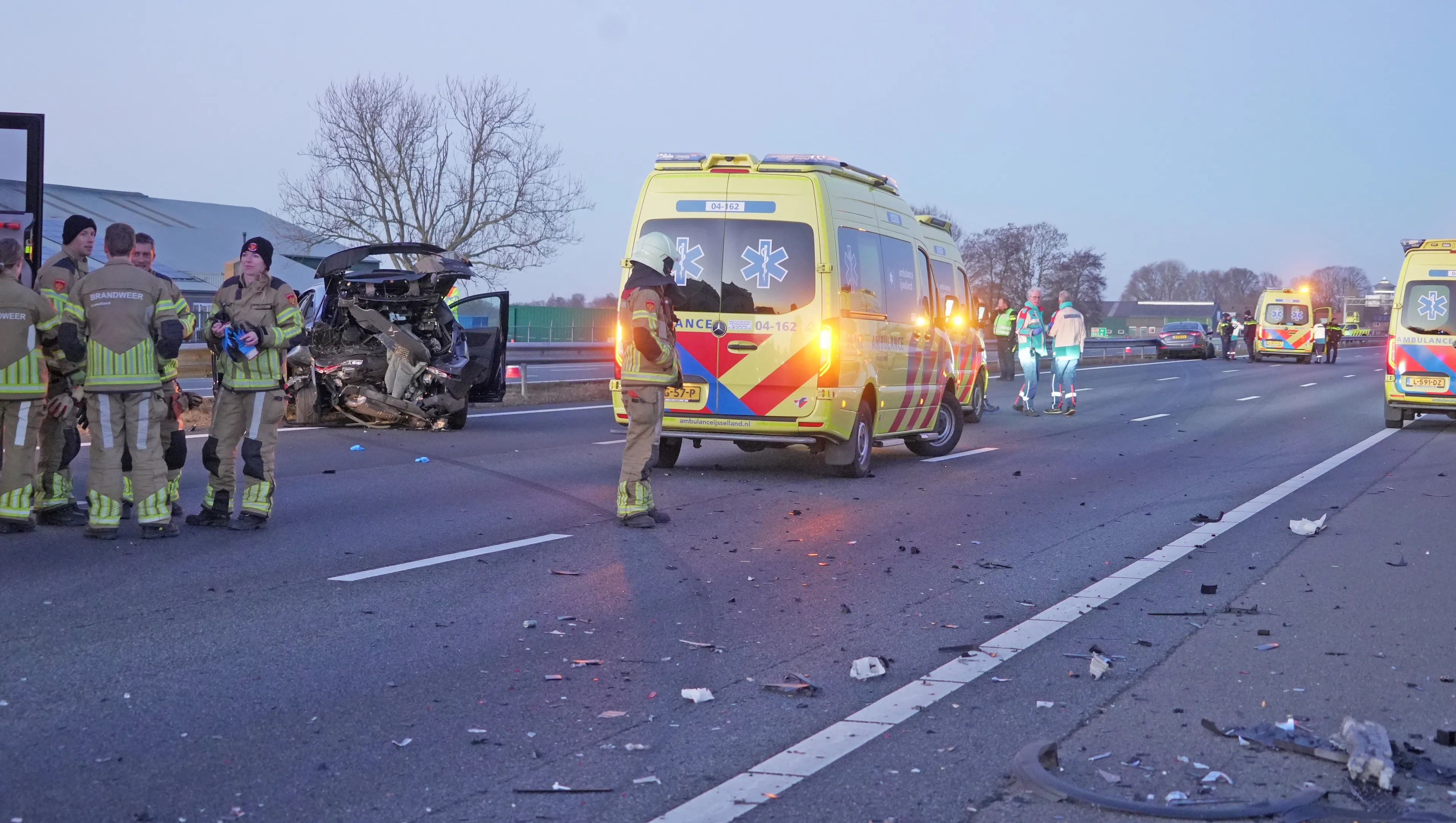 Meerdere gewonden bij ongeluk A28, vermoedelijk veroorzaakt door loslopende hond