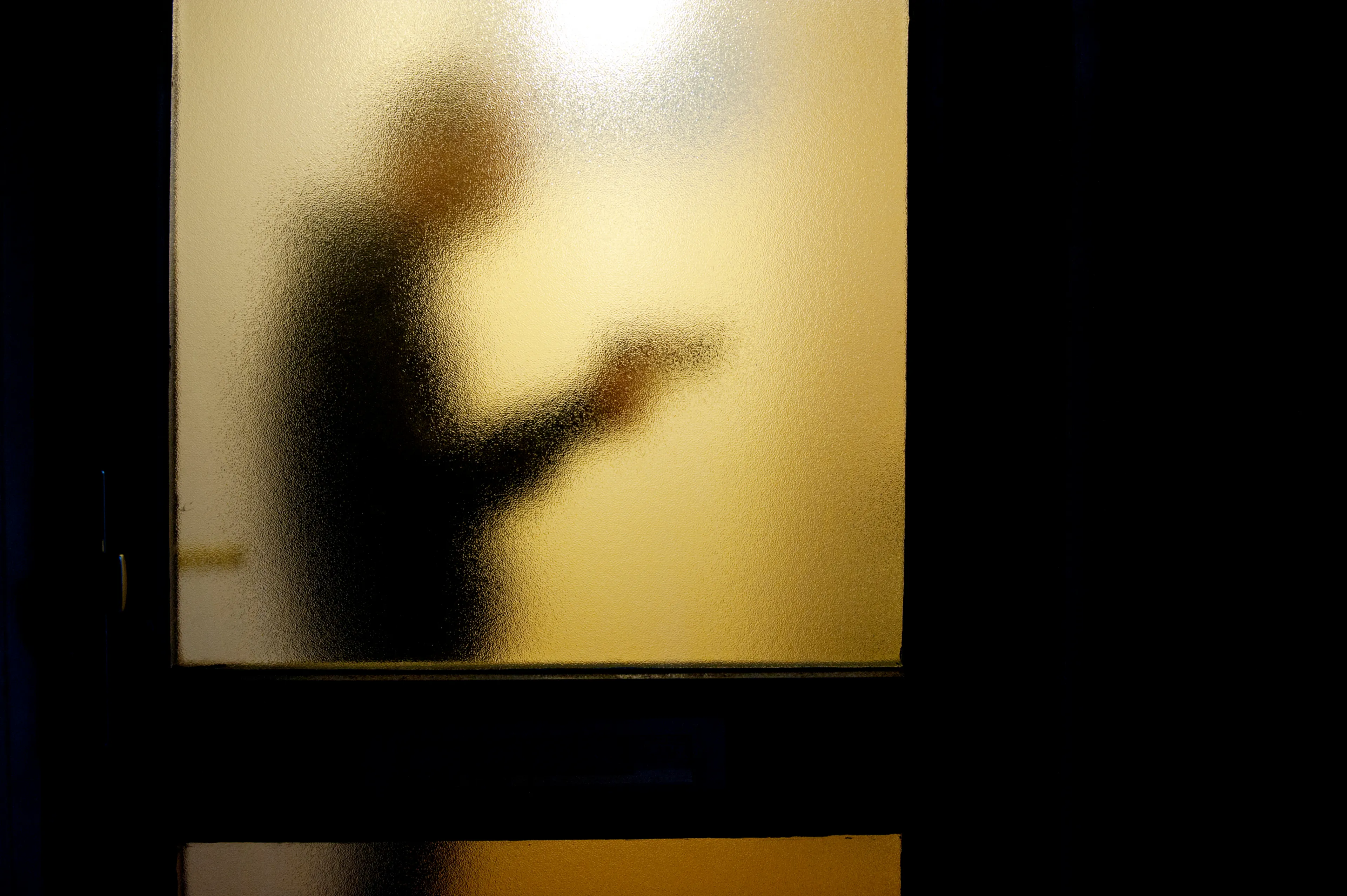 Hoogbejaarde man (93) in woning overvallen door twee 'forse vrouwen'