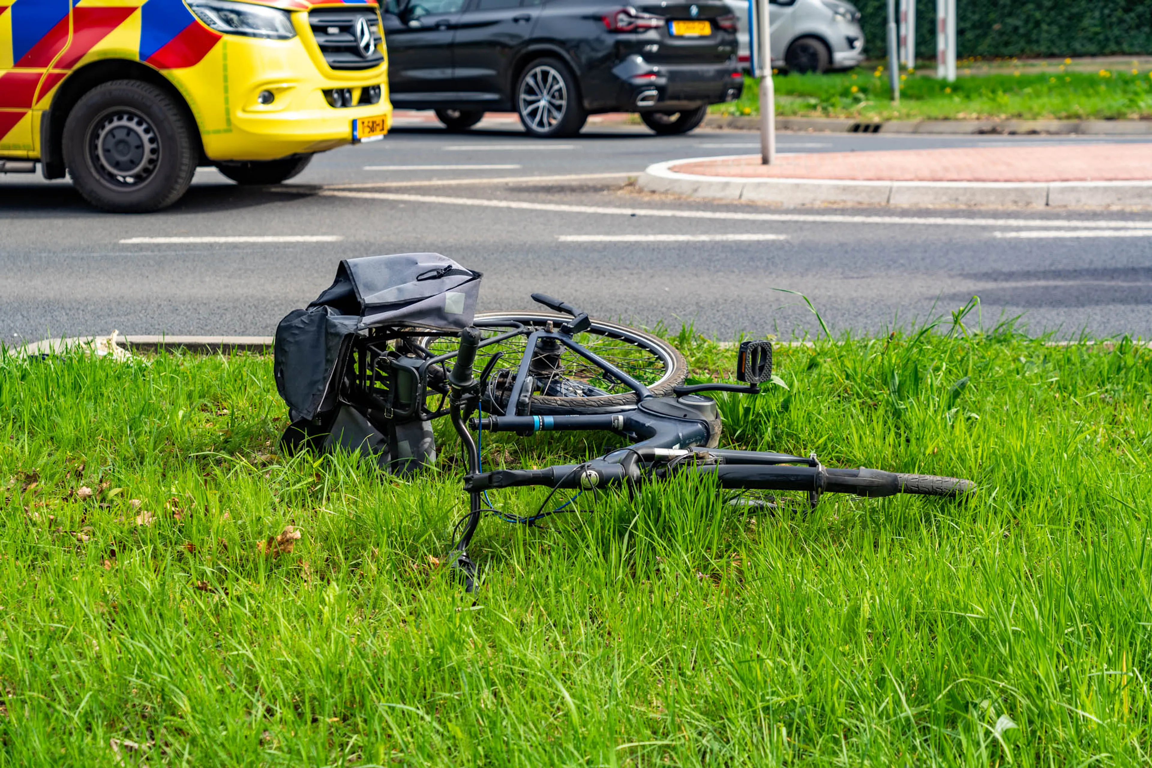 Fietser (84) overlijdt na aanrijding met Porsche in Putten