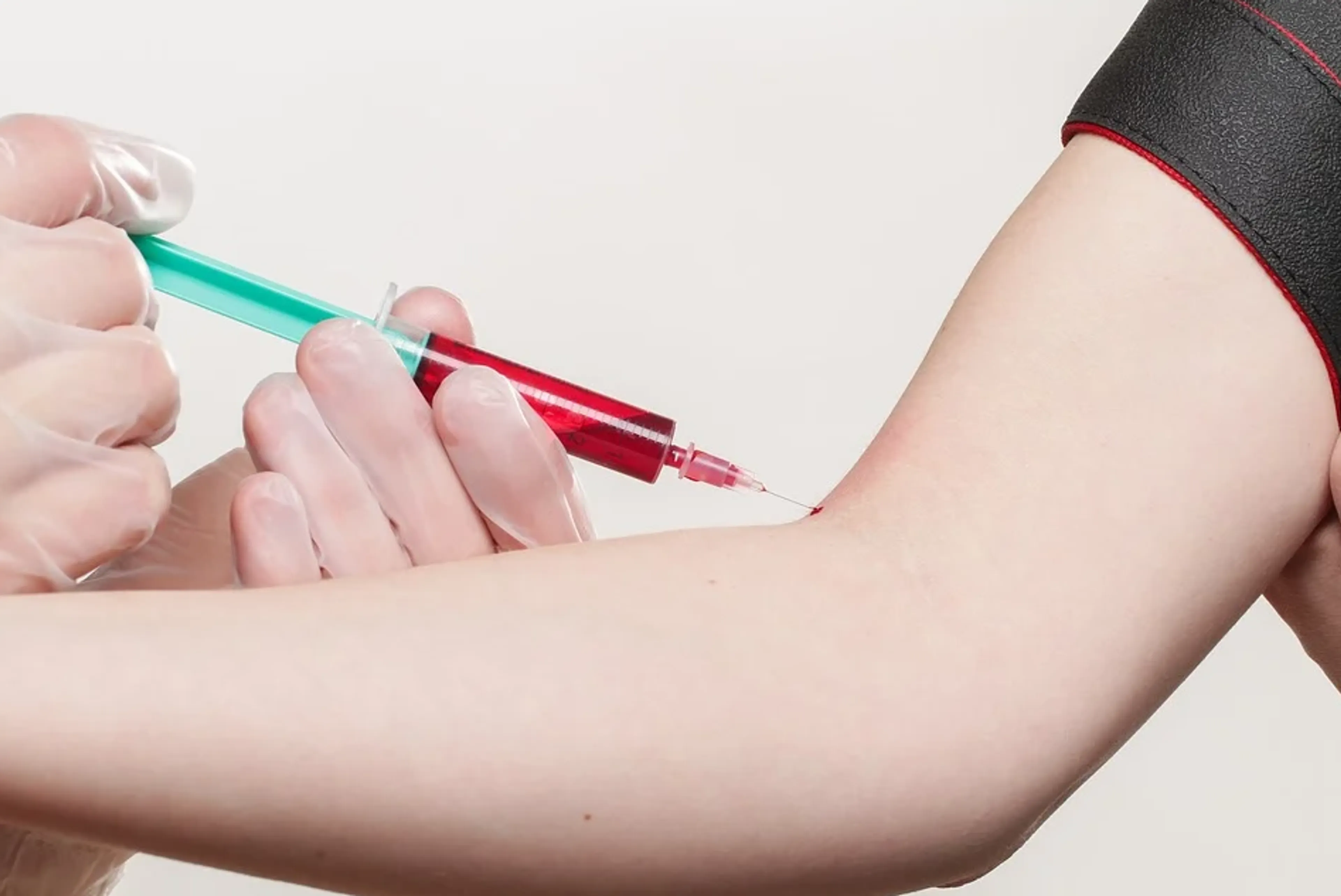 Vijf jaar cel geëist voor oplichting door ‘bloedprikkers'