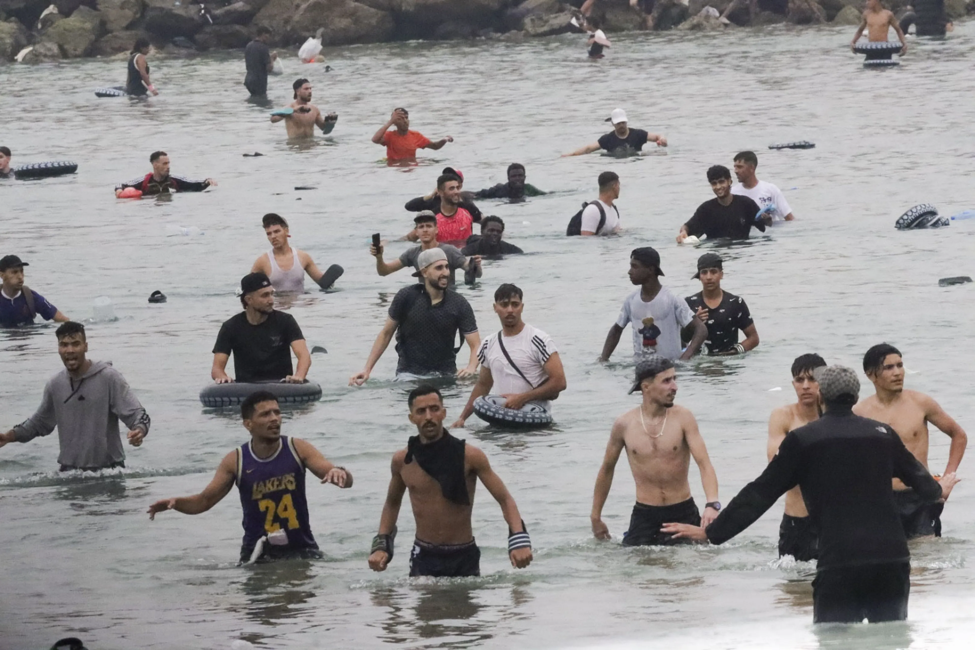 Zorgen om migranten in Ceuta: vrees voor doorreis naar Europa