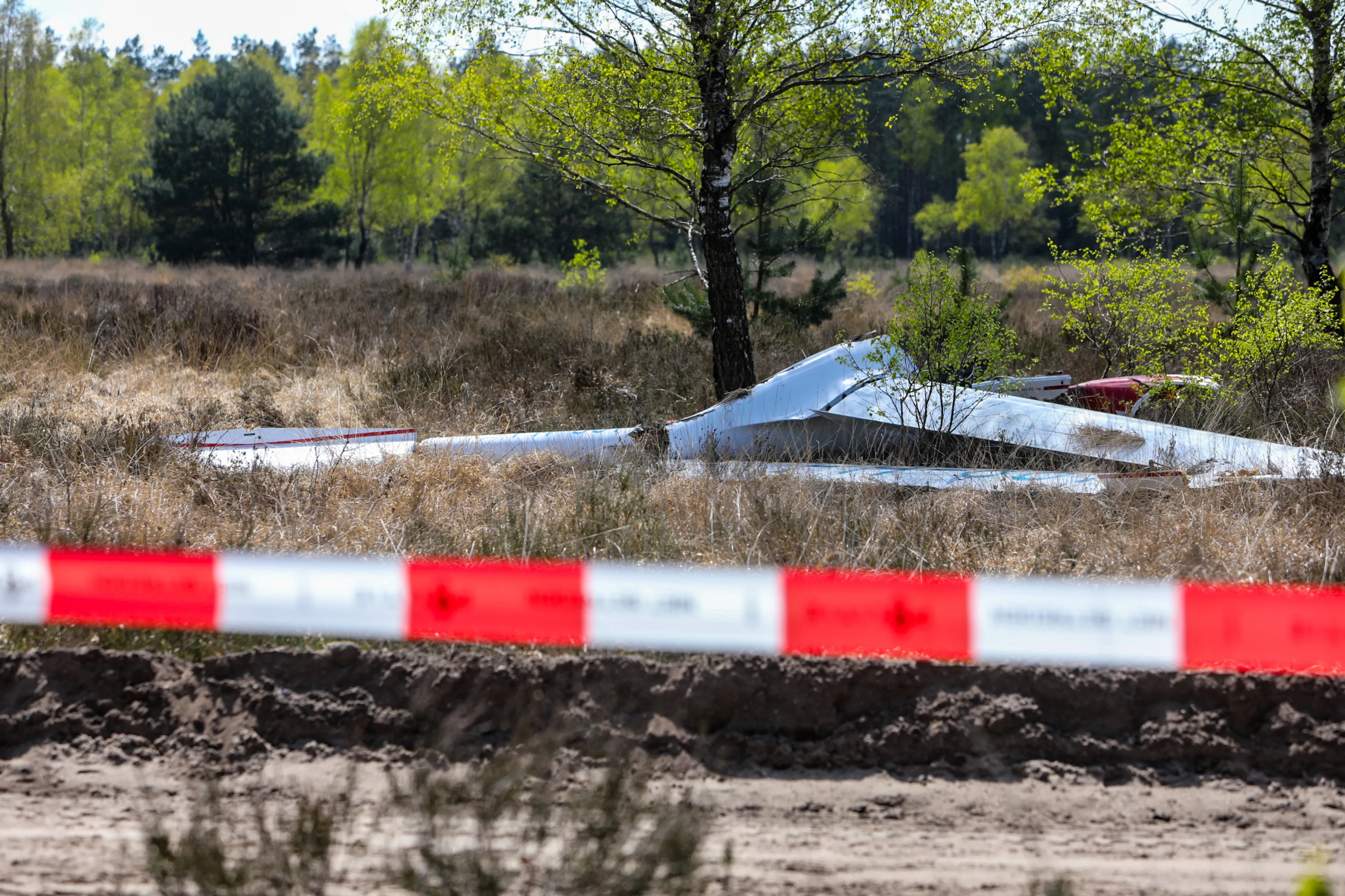 57-jarige vrouw uit Alkmaar omgekomen door ongeluk met zweefvliegtuig bij Arnhem