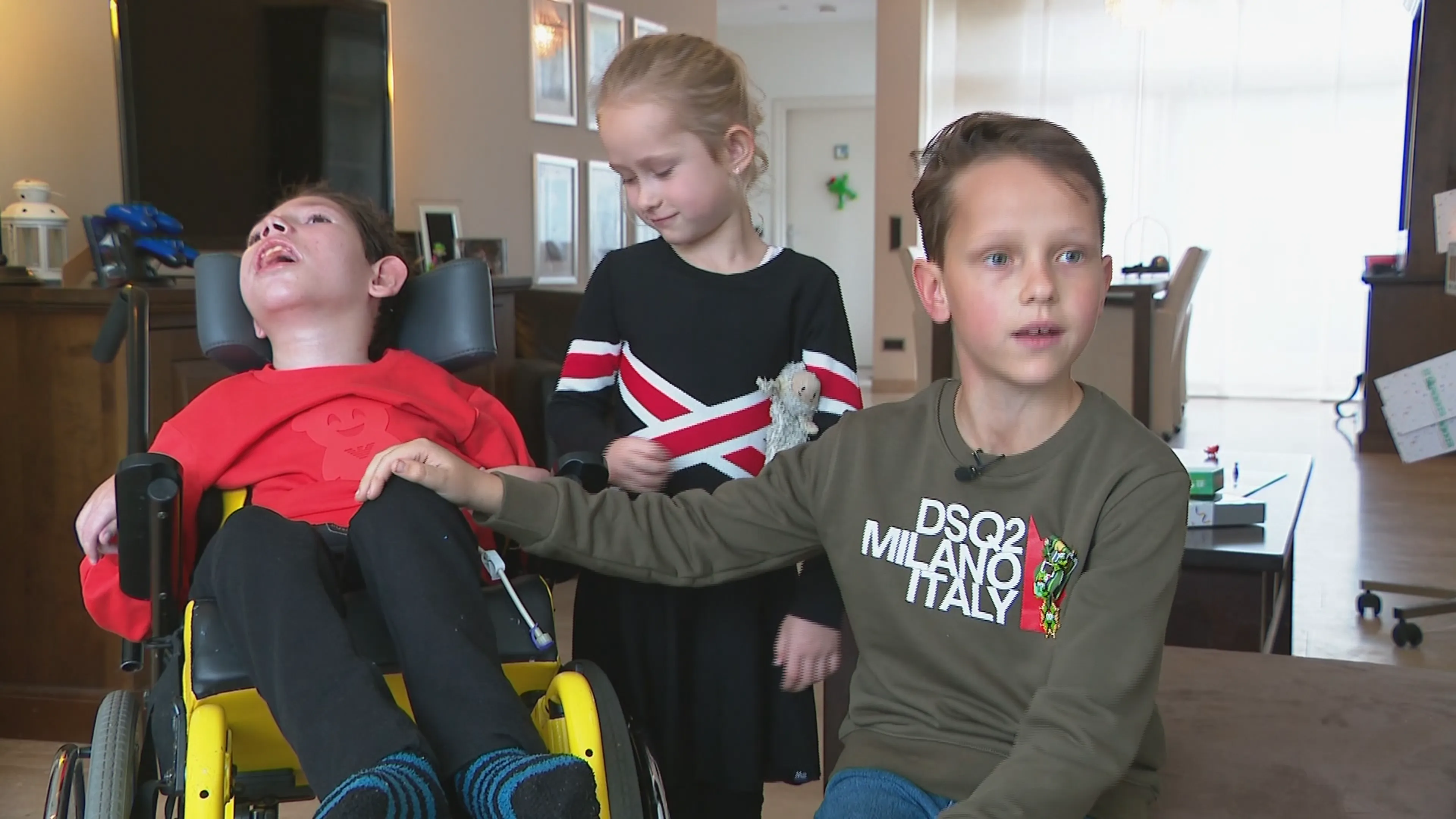 Finn (10) is ambassadeur van Stichting Opkikker namens zijn gehandicapte broertje broertje Luc (13)