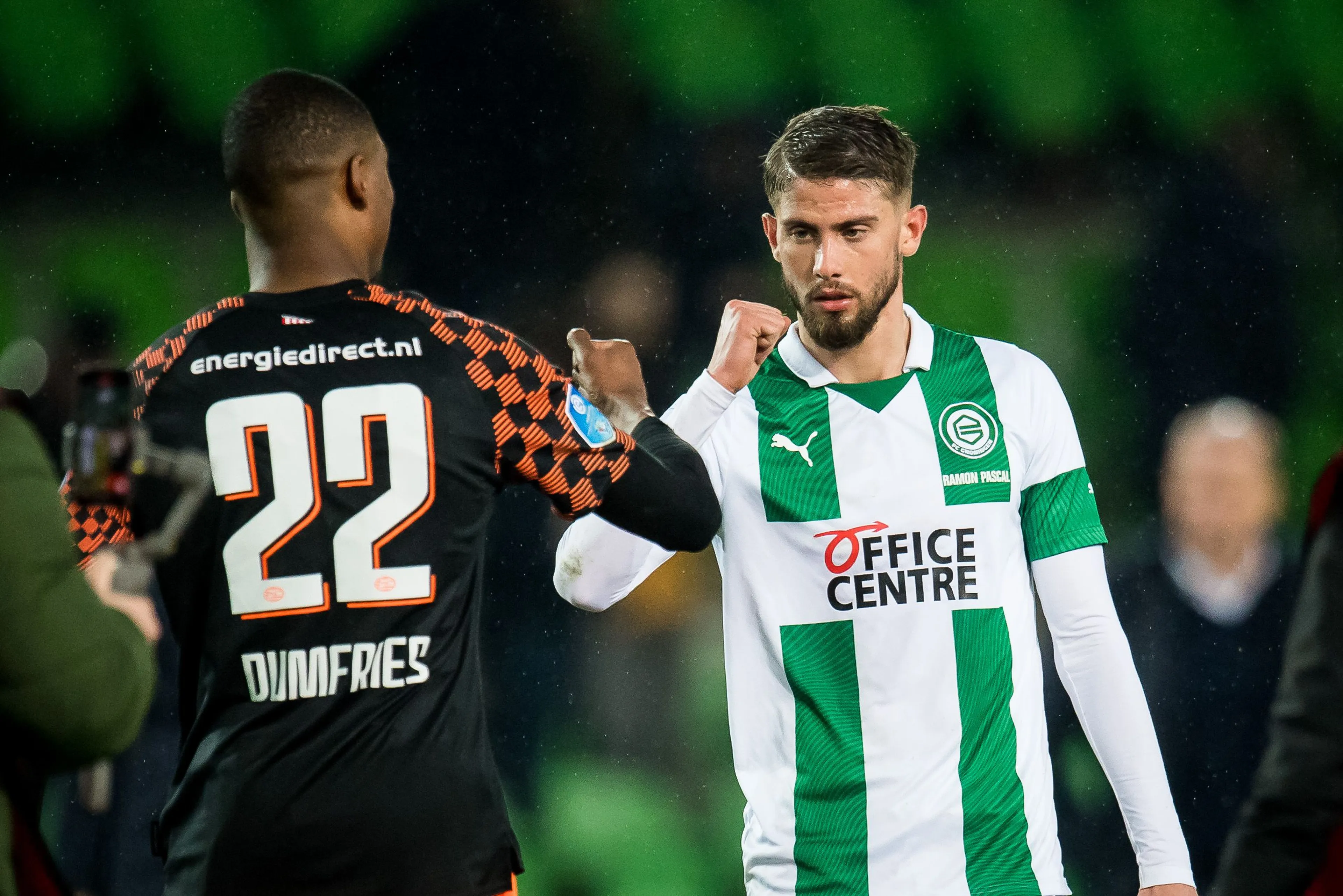 Eredivisieclubs willen half september weer gaan voetballen