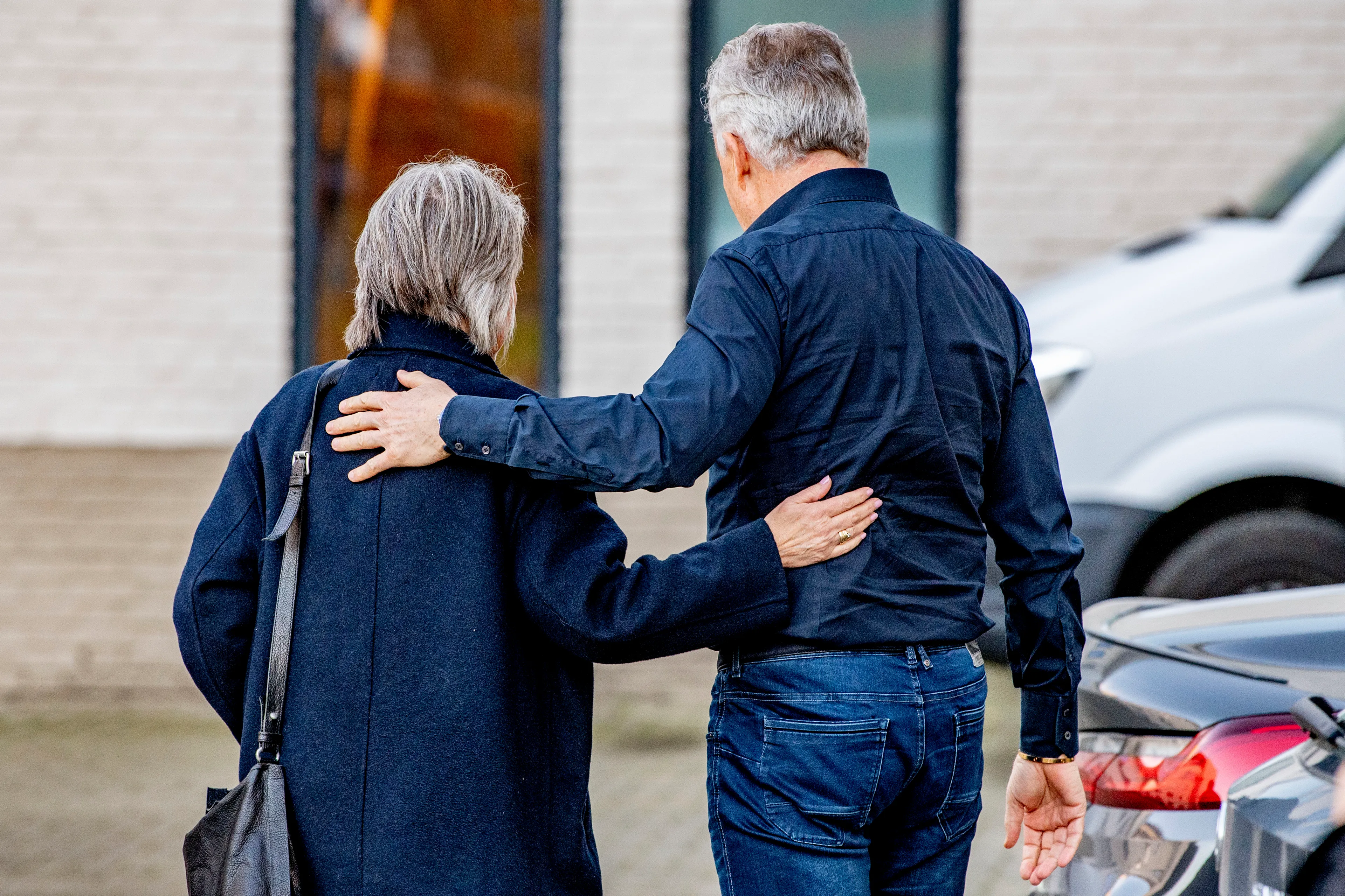 Overlijden De Vries slaat bij nabestaanden cold cases in als een bom: 'Hij was er altijd'