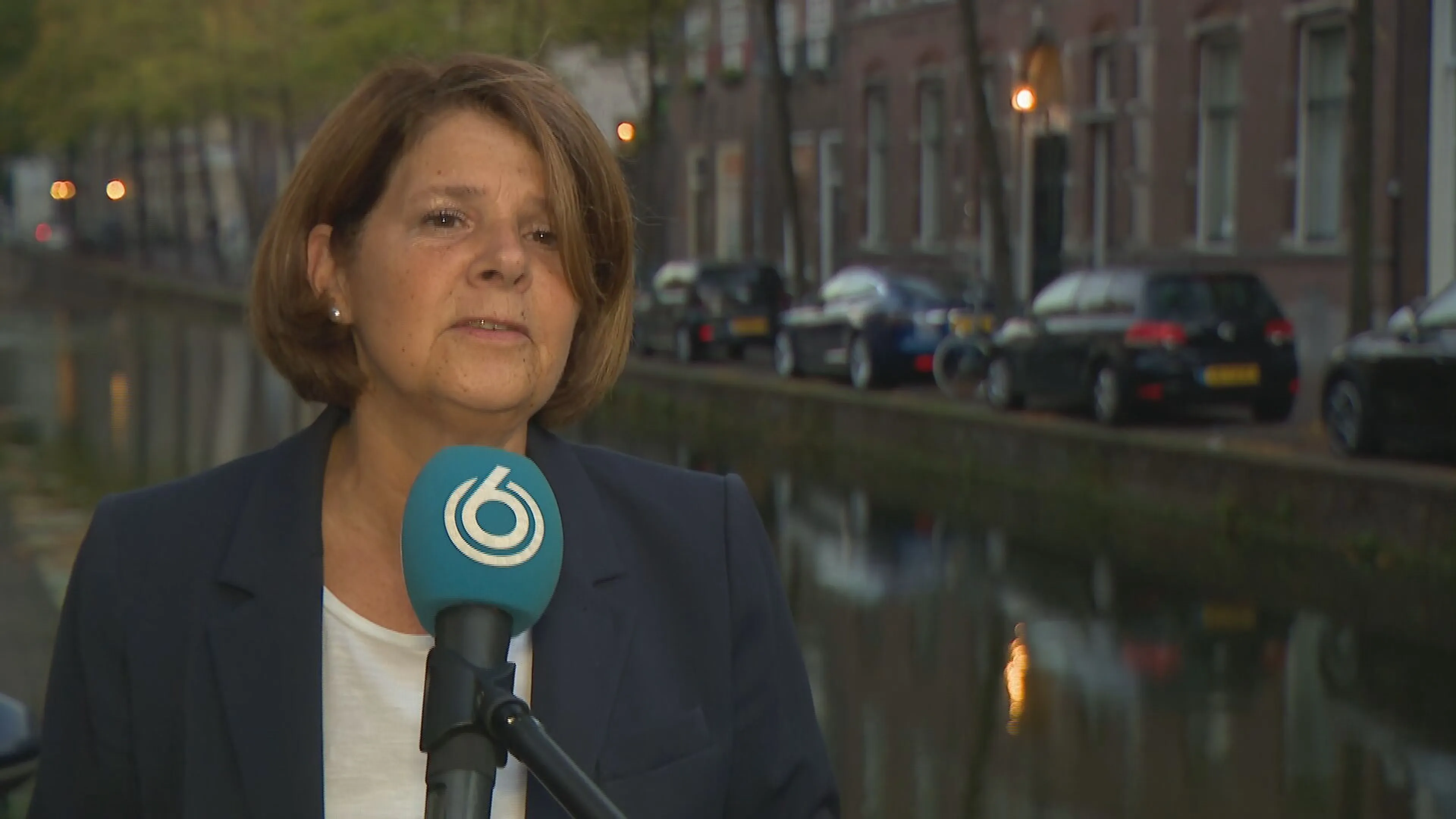Burgemeester hotspot Delft wacht coronamaatregelen in spanning af: 'Sociëteiten en horeca sluiten lost niets op'